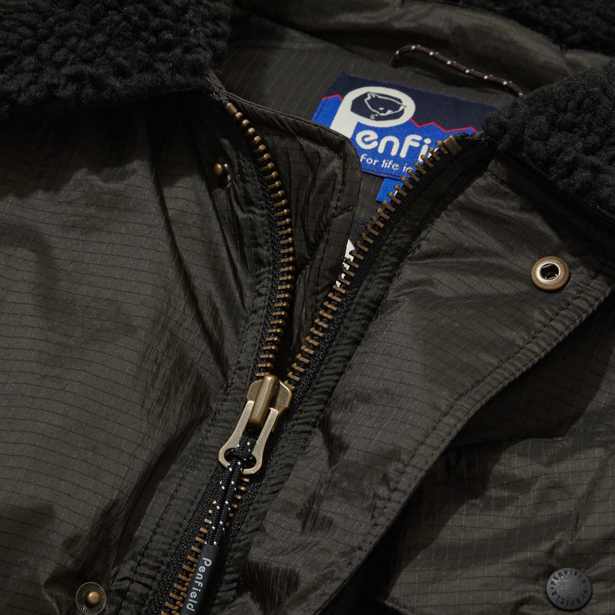 펜필드(PENFIELD) 나일론 유틸리티 에비에이터 올리브_FR4WD90U