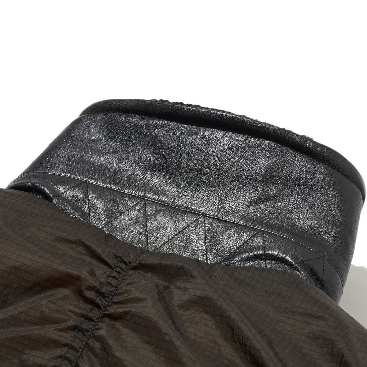 펜필드(PENFIELD) 나일론 유틸리티 에비에이터 다크브라운_FR4WD91U