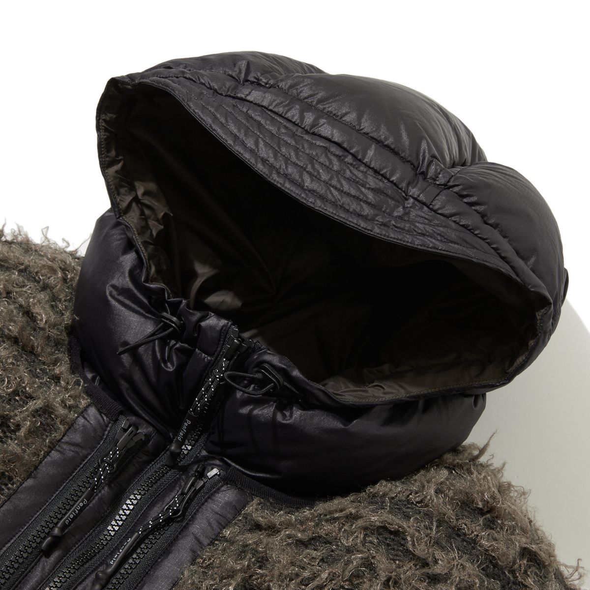 펜필드(PENFIELD) 2WAY 디테쳐블후드 베스트 퍼 자켓 블랙_FR4WD31U