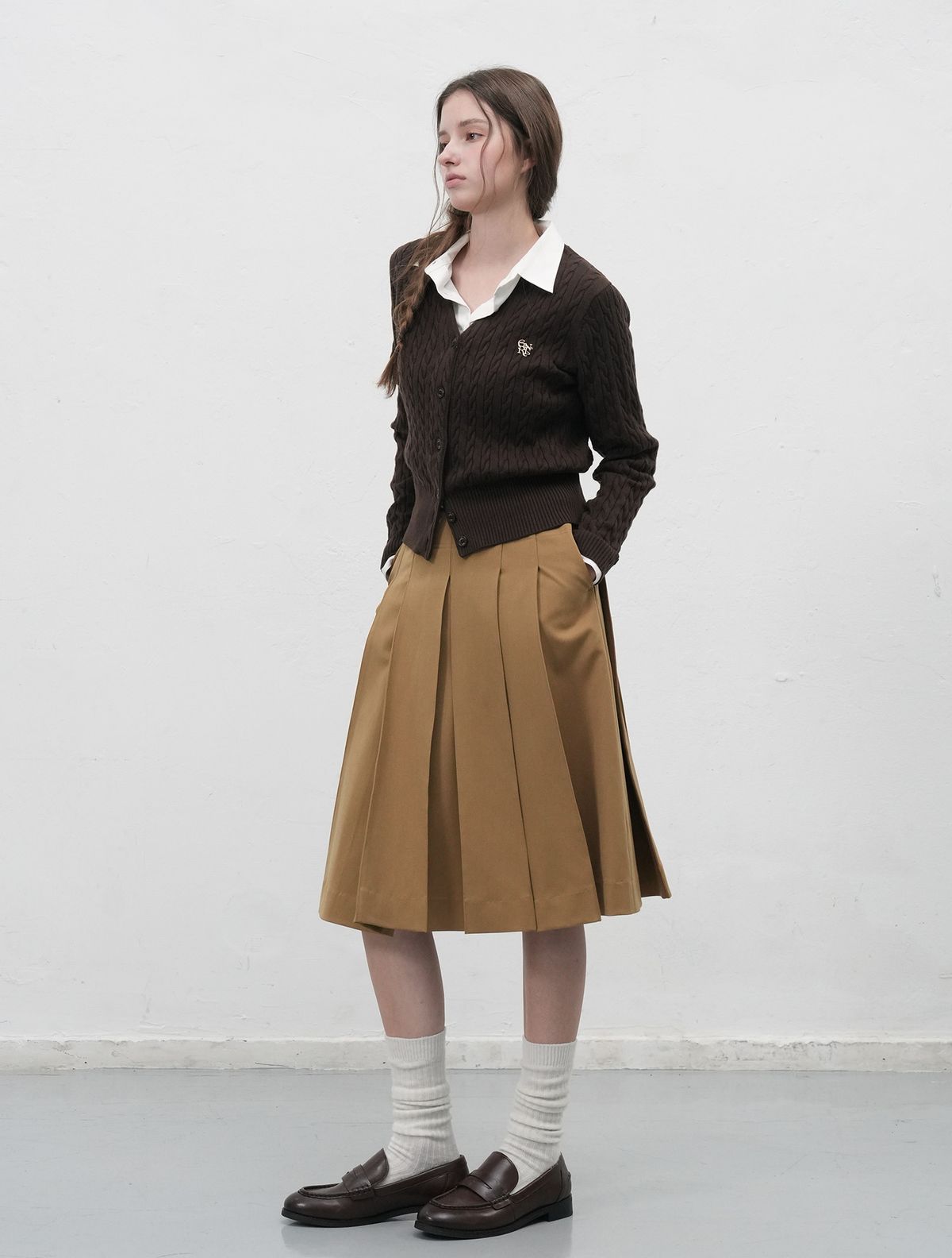 제너럴아이디어(GENERALIDEA) 와이드 플리츠 미디 스커트 [BEIGE] / WBE3L13510