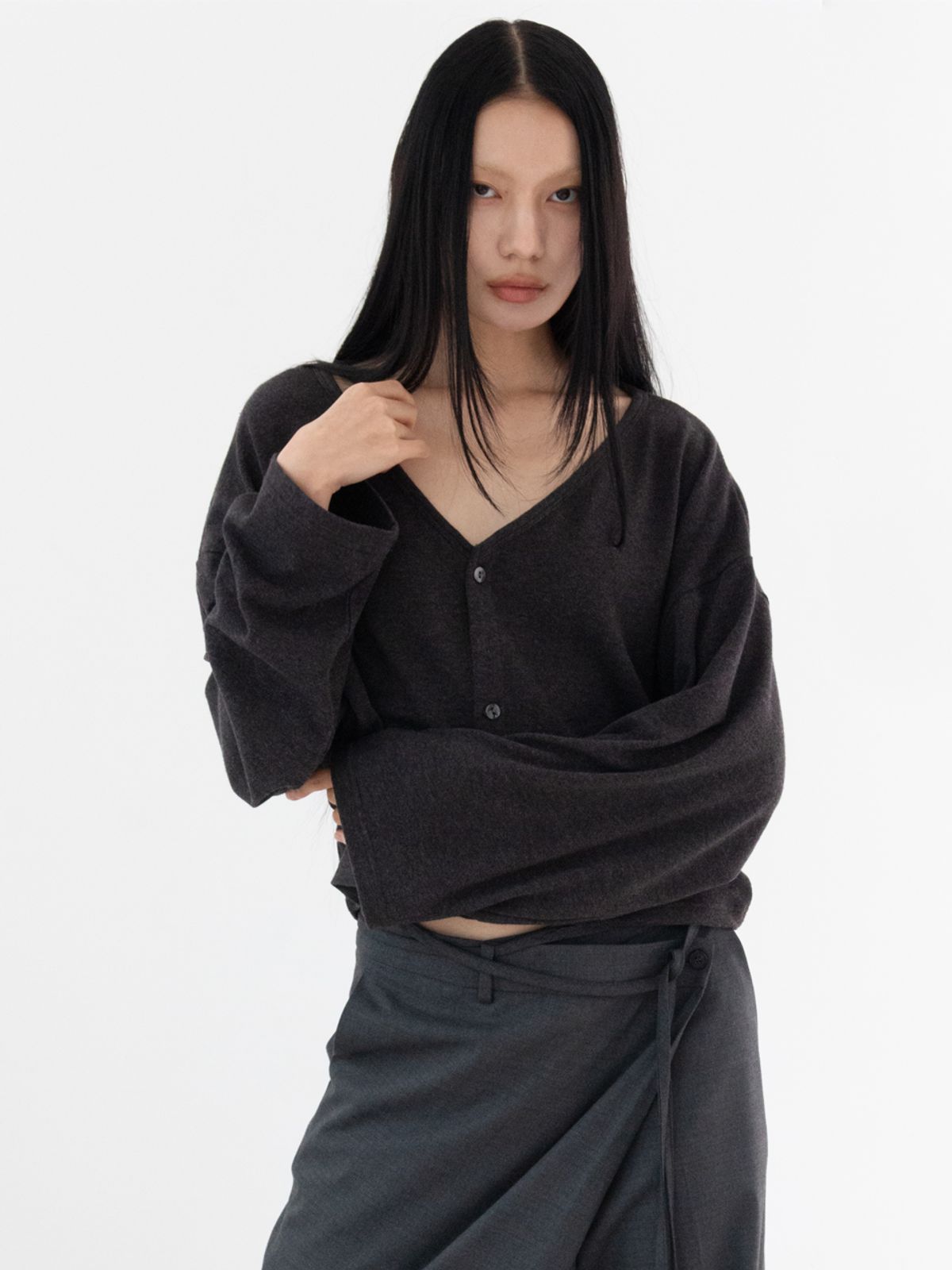 세르크(SERQUE) 소프트 가디건 _ 다크 그레이