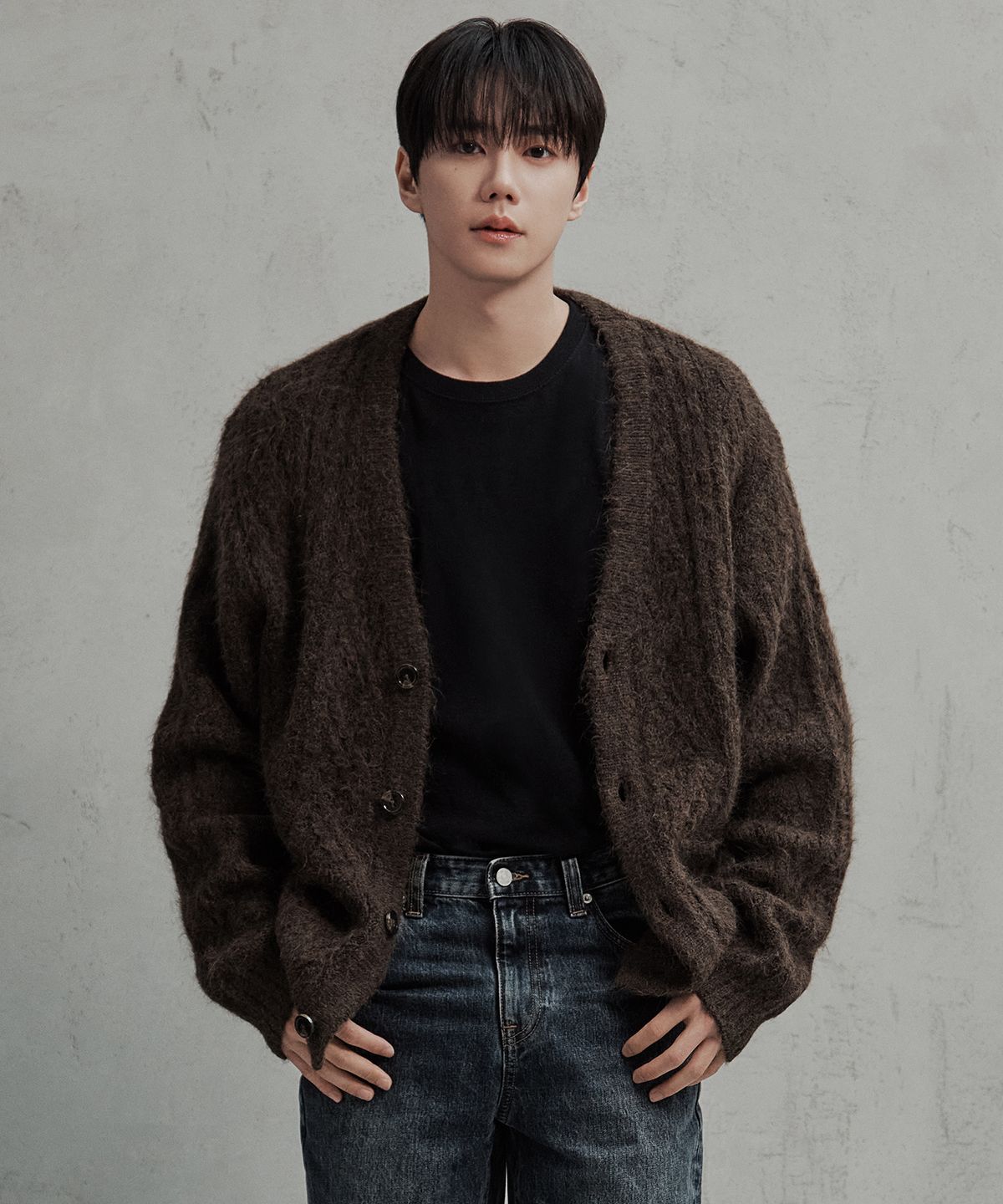 플랙(PLAC) 보카시 브이넥 가디건 다크 브라운