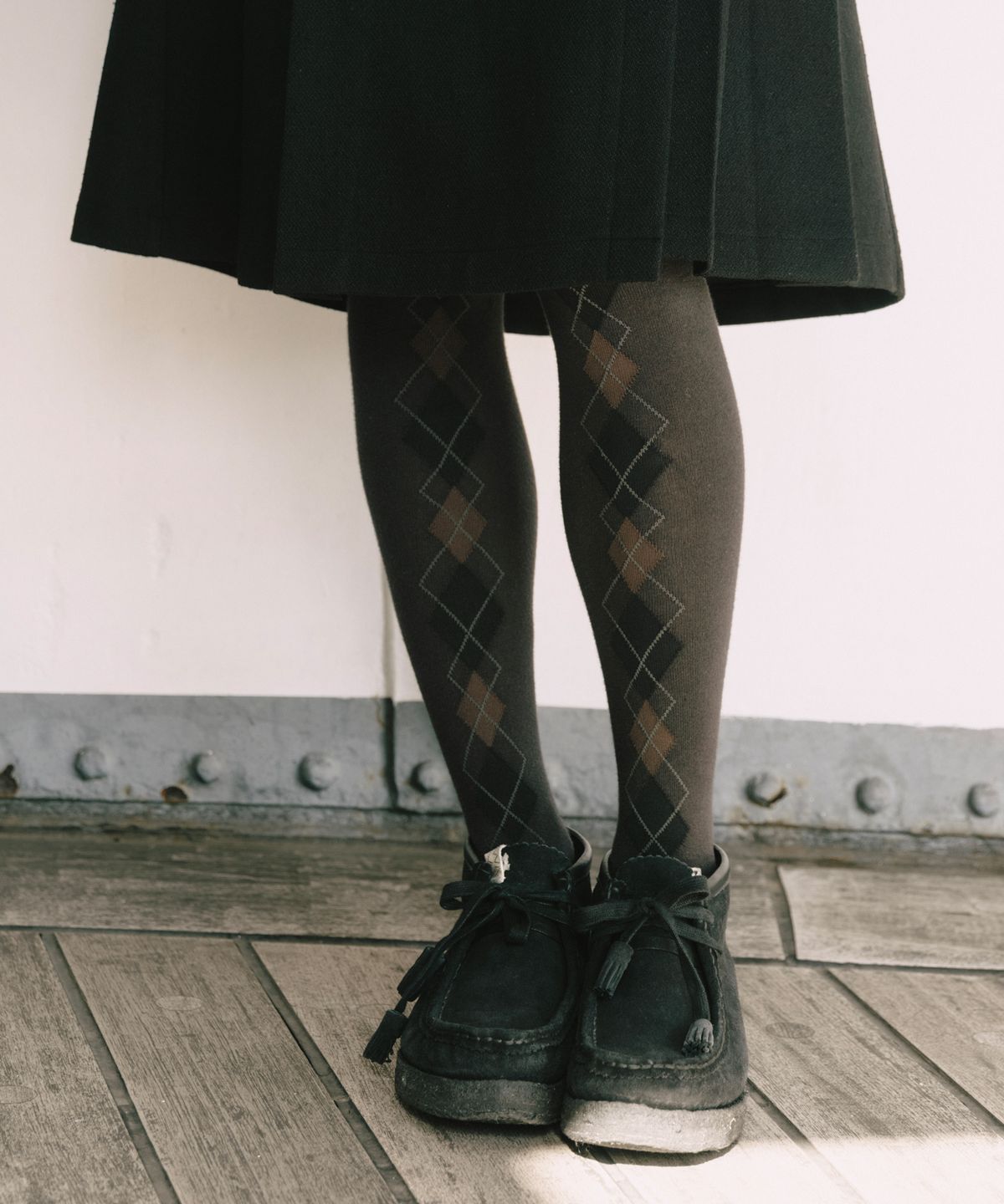 오헤시오(OHESHIO) ARGYLE PATTERN TIGHTS, DEEP CHARCOAL