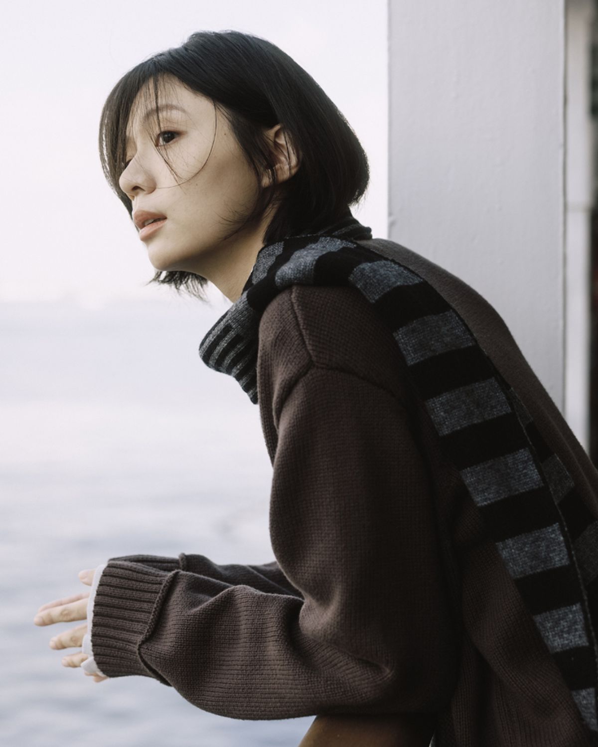 오헤시오(OHESHIO) DOT STRIPE MUFFLER, CHARCOAL