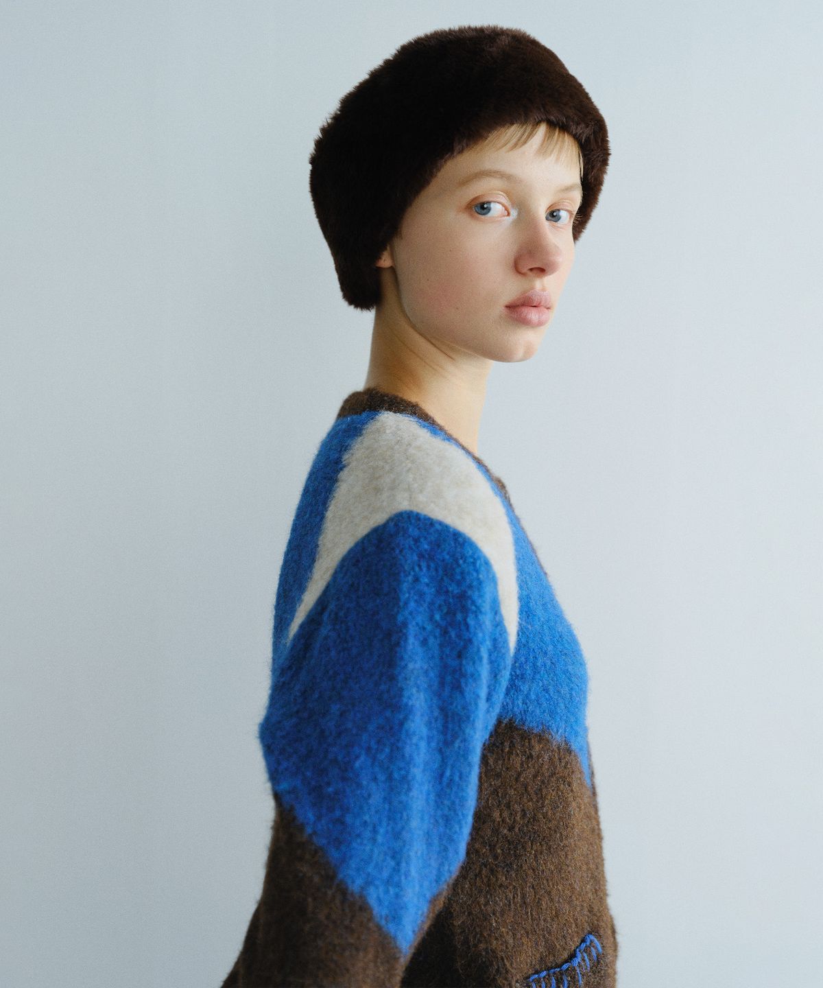 엔오르(EN OR) COLOR BLOCK CREW NECK CARDIGAN - BLUE