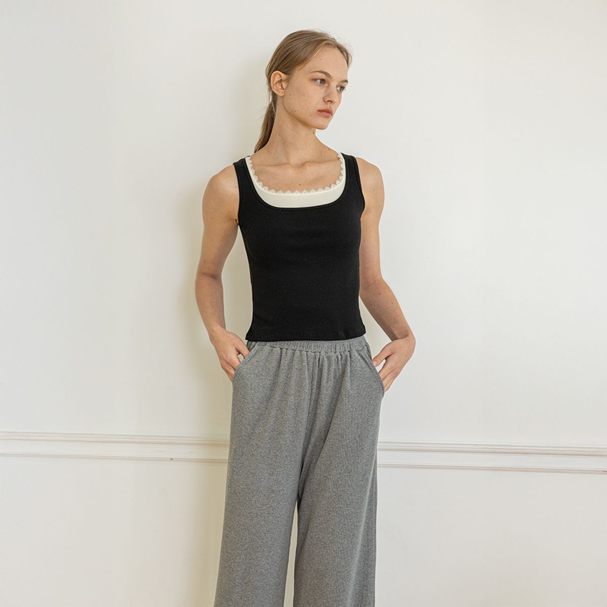 멜라니조이(MELANIE JOY) MJ_Fake two-piece lace tank top_2color