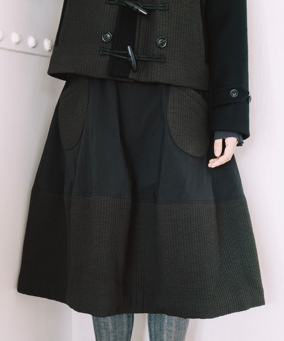 오헤시오(OHESHIO) PADDED BANDING POCKET SKIRT, BLACK