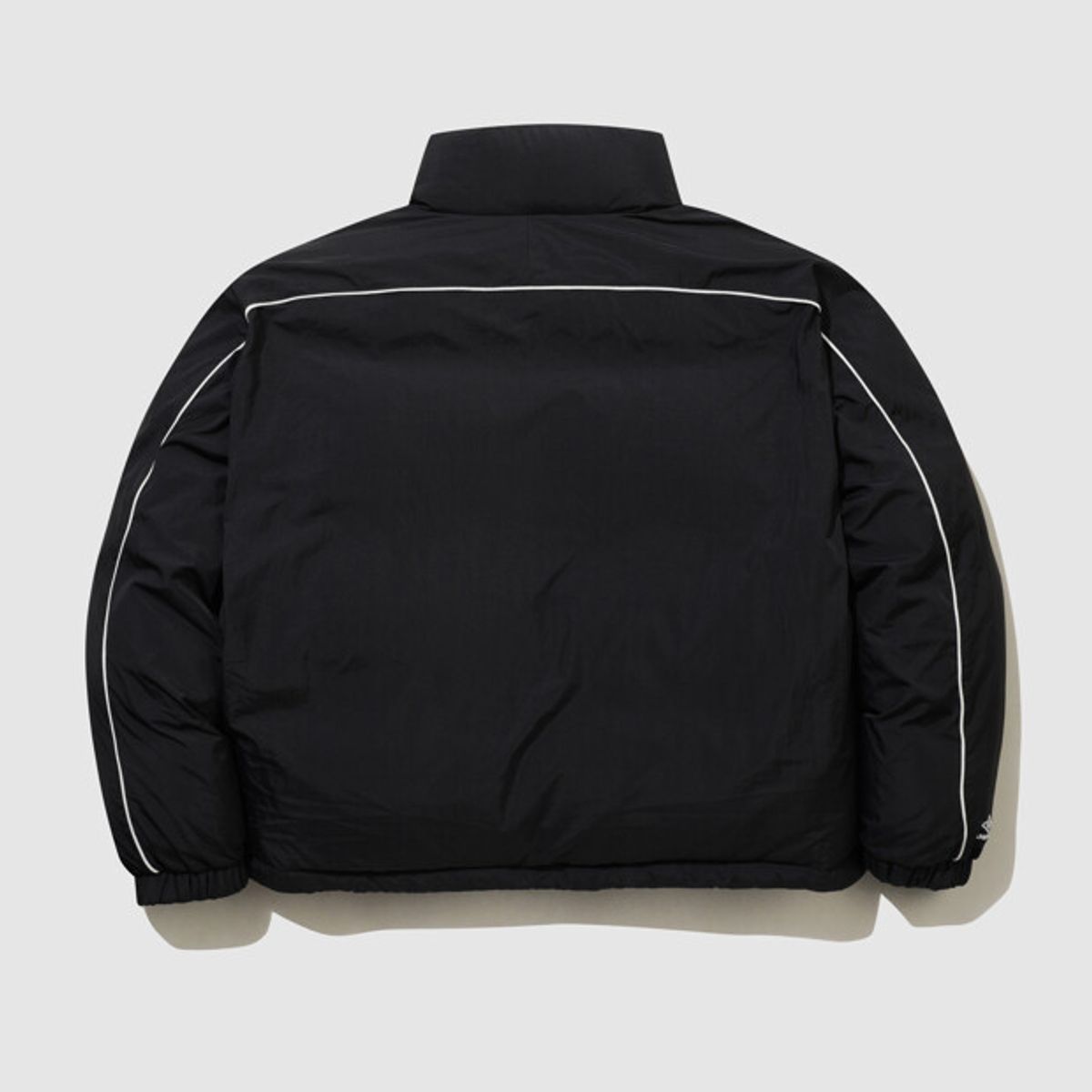엄브로(UMBRO) 시그니쳐 리버서블 머스코비 덕 다운 자켓 블랙 UQ421CDJD1