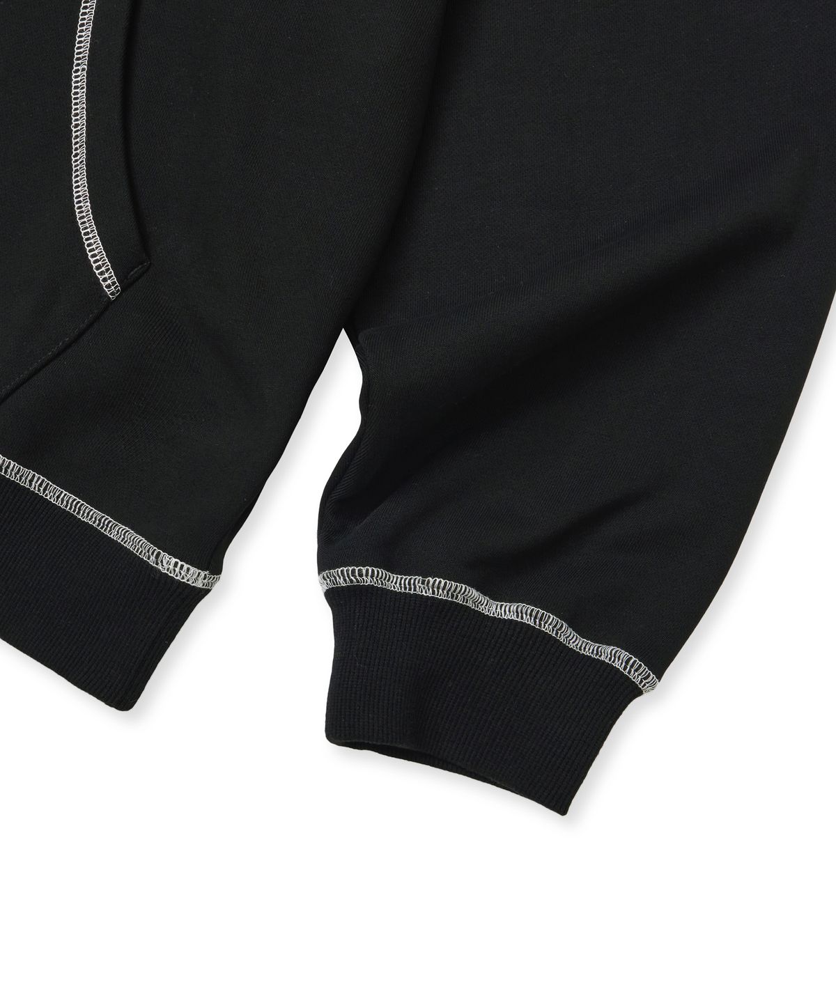 브라운브레스(BROWNBREATH) TAG APPLIQUE HOODIE - BLACK
