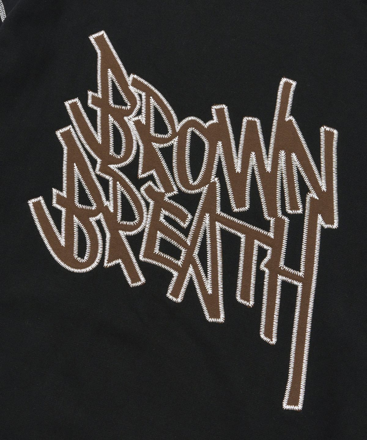 브라운브레스(BROWNBREATH) TAG APPLIQUE HOODIE - BLACK