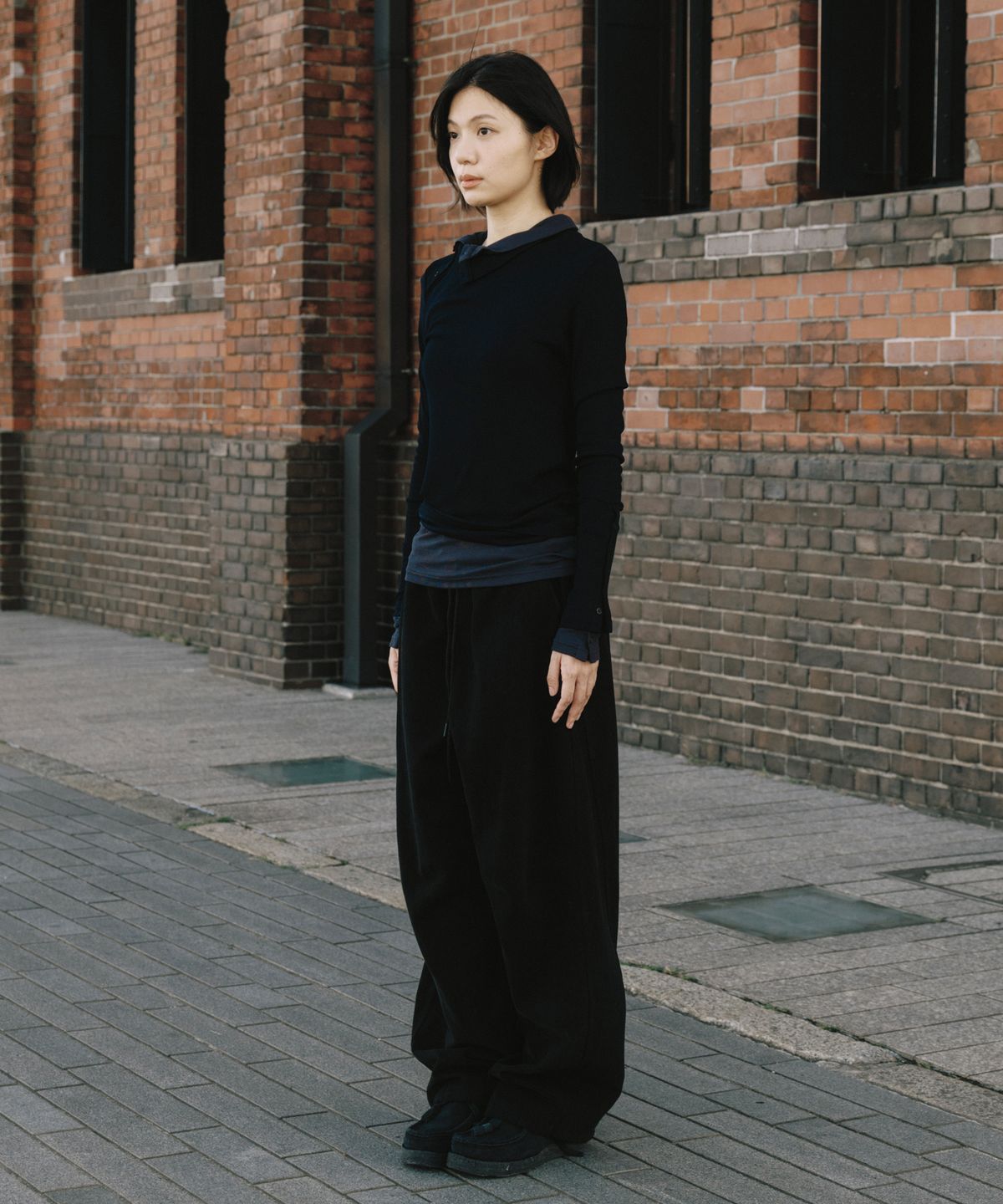 오헤시오(OHESHIO) TWO-WAY BUTTON TURTLENECK T-SHIRT, NAVY