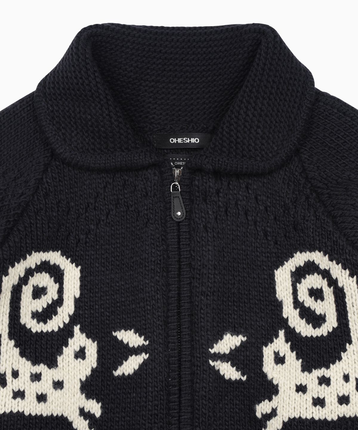 오헤시오(OHESHIO) CAT GRAPHIC COWICHAN ZIP-UP, NAVY