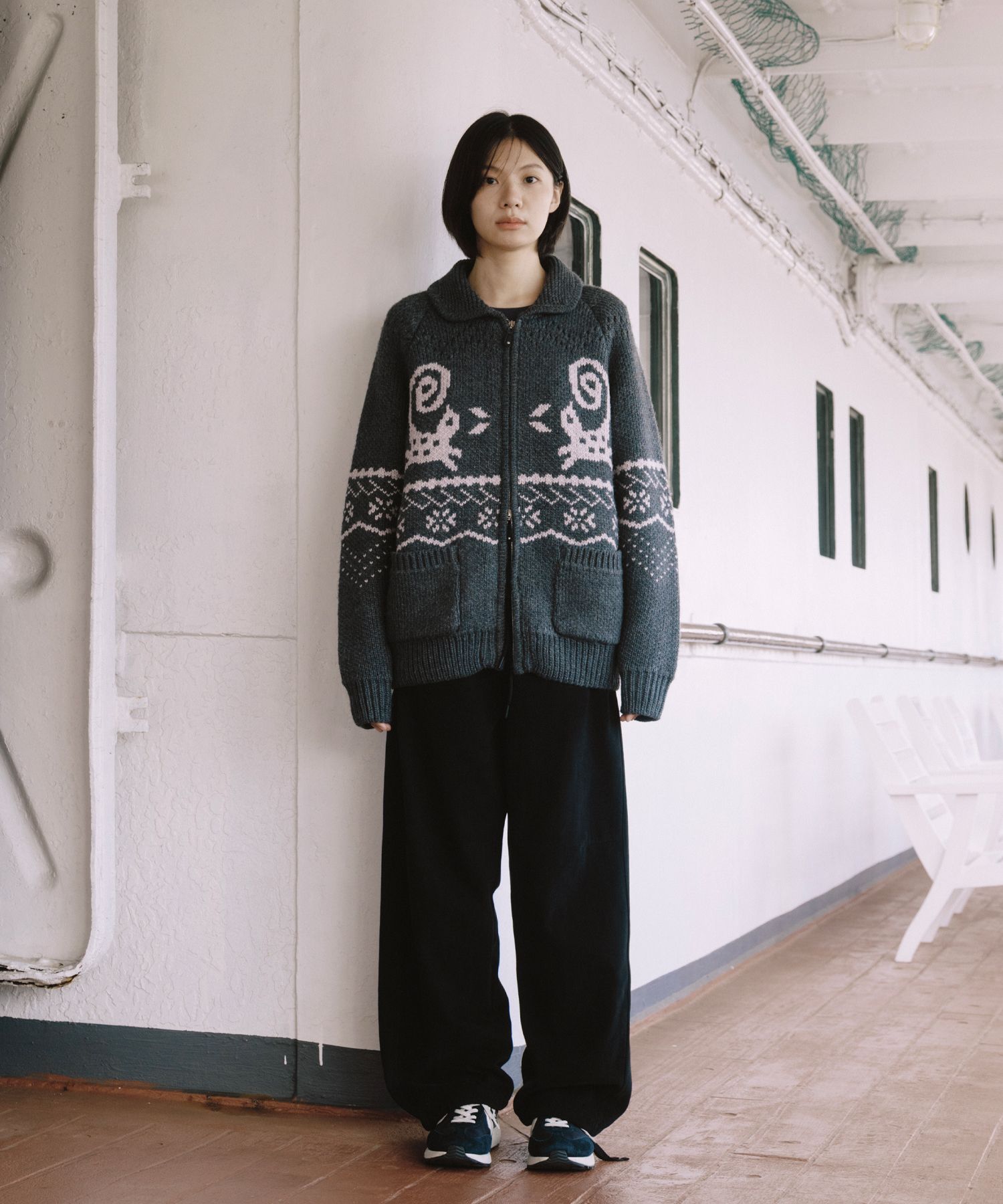 MUSINSA公式 | OHESHIO CAT GRAPHIC COWICHAN ZIP-UP, CHARCOAL