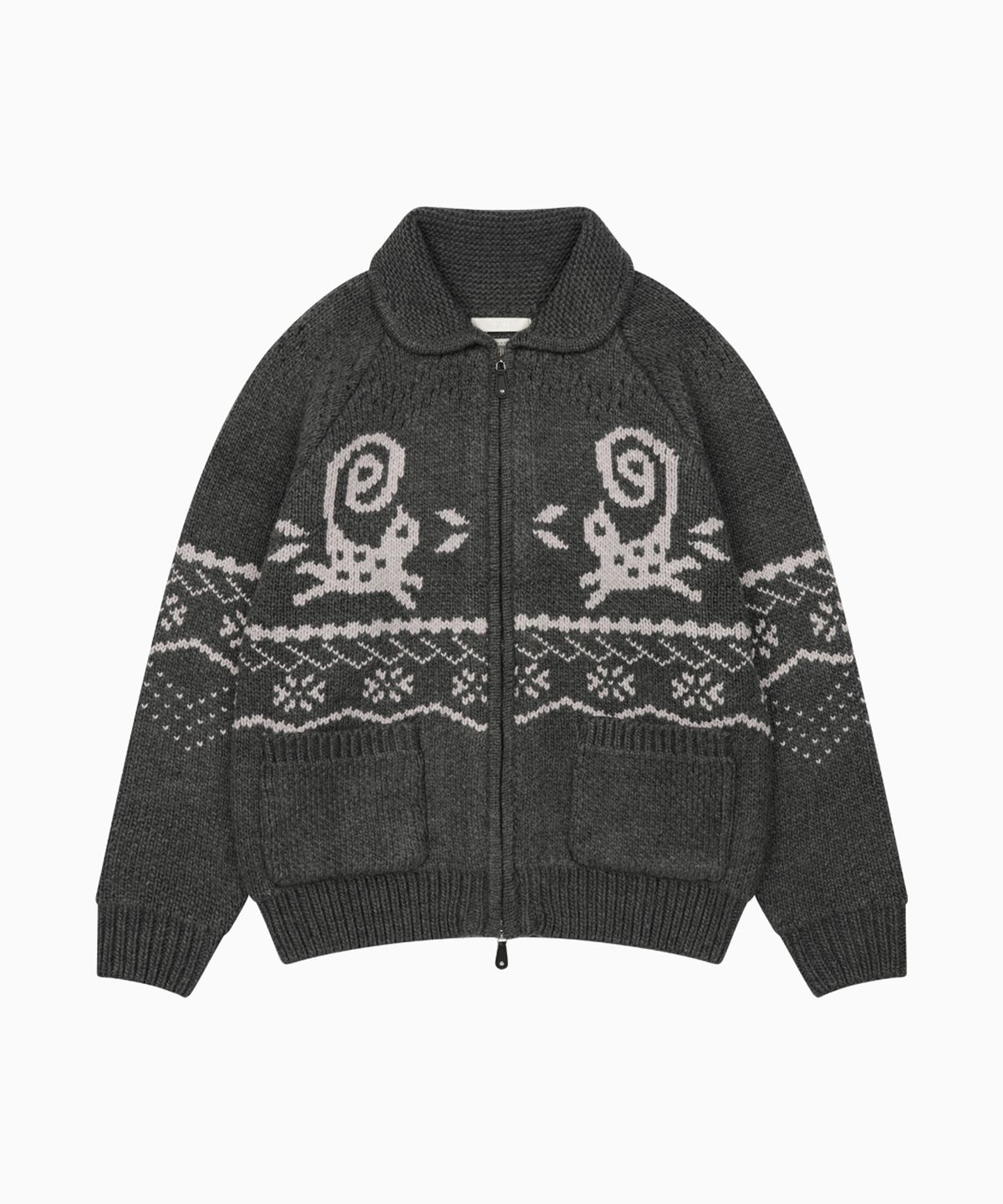 오헤시오(OHESHIO) CAT GRAPHIC COWICHAN ZIP-UP, CHARCOAL