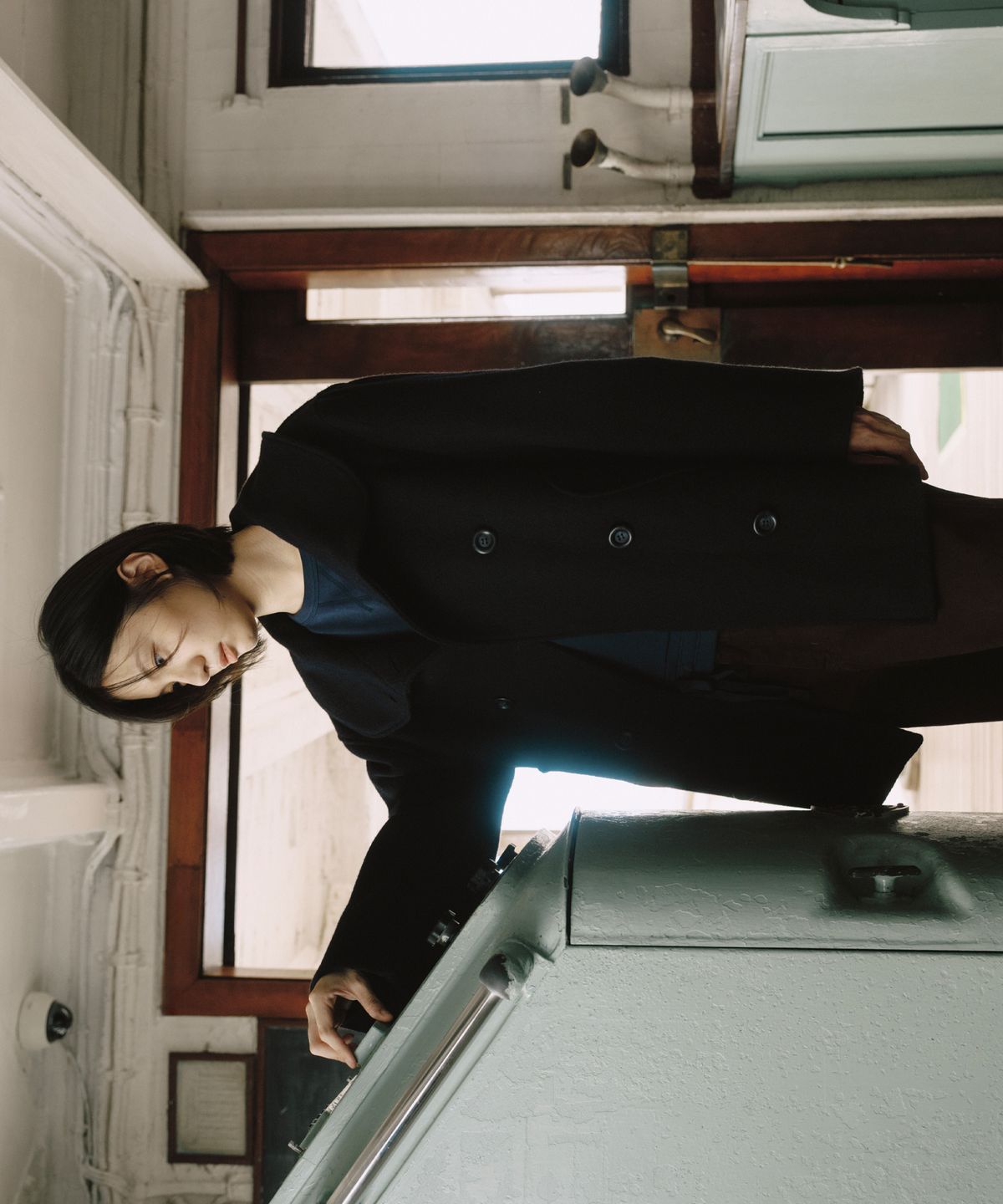 오헤시오(OHESHIO) LAYERED COLLAR DOUBLE WOOL COAT, DEEP NAVY