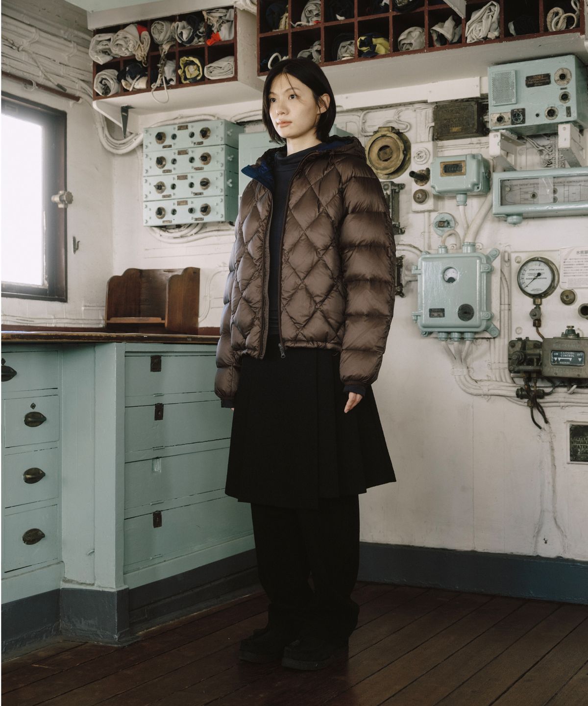 오헤시오(OHESHIO) DIAMOND QUILTED DUCK DOWN, BROWN