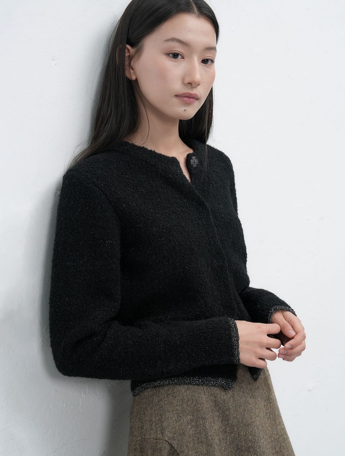 제너럴아이디어(GENERALIDEA) 메탈 믹스 부클 가디건 [BLACK] / WBE4L53540