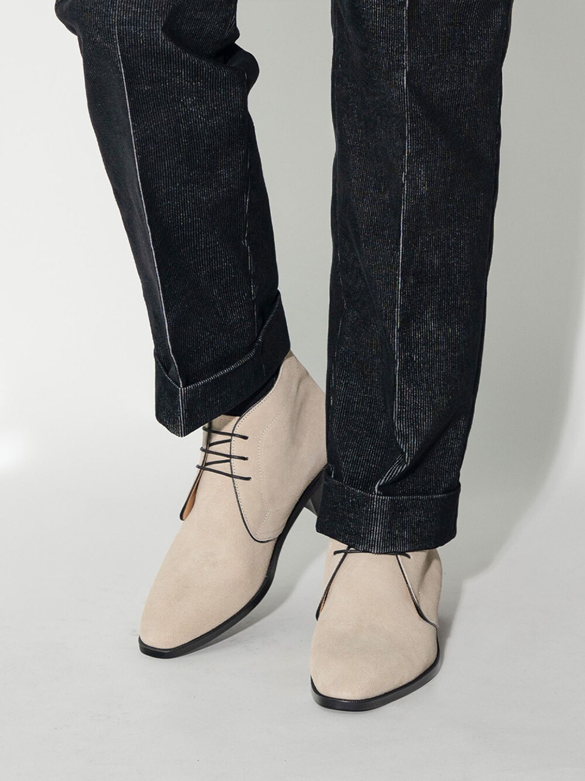 올클래식(ALLCLASSIC) ALC0018 어도어 처카 부츠_ivory suede
