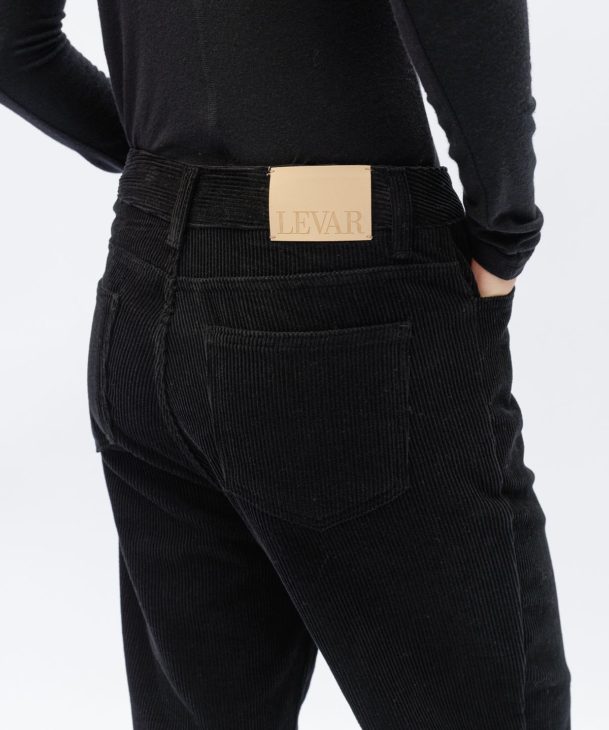 르바(LEVAR) Relaxed Corduroy Pants - Noir Black