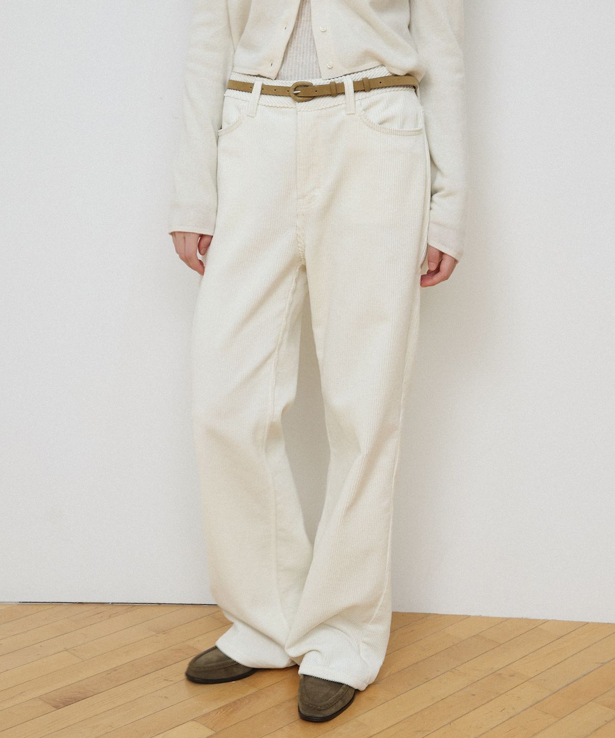르바(LEVAR) Relaxed Corduroy Pants - Vanilla Cream
