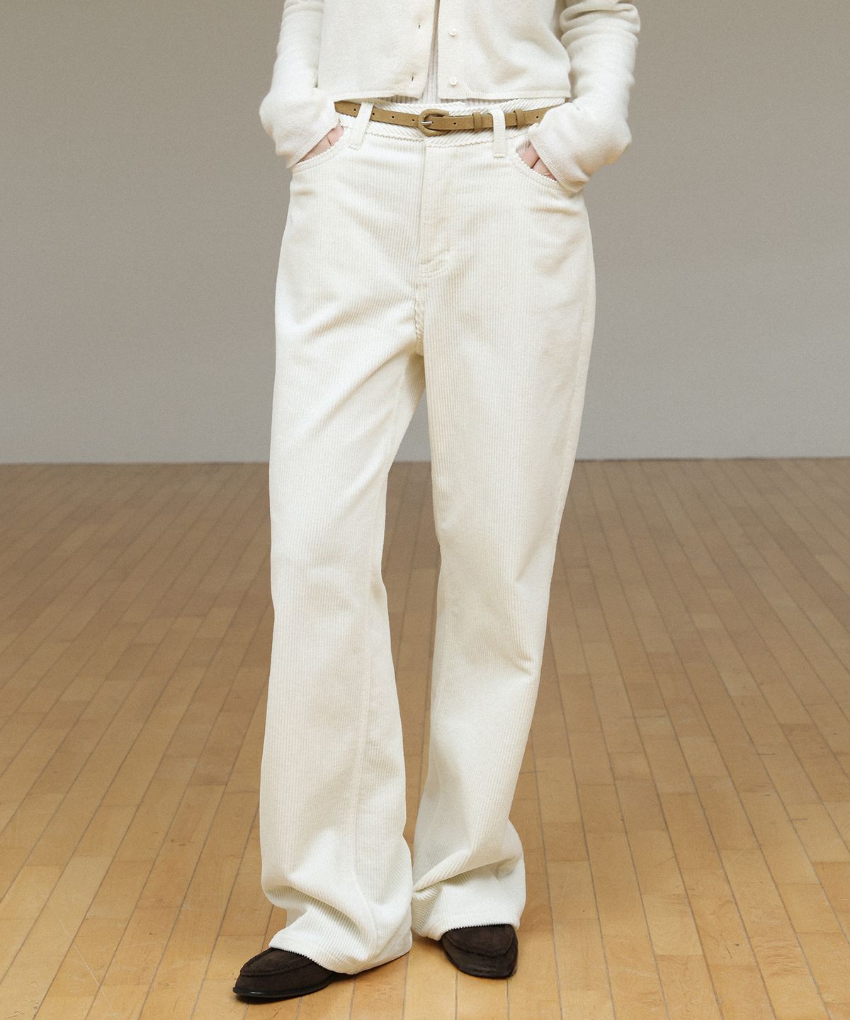 르바(LEVAR) Relaxed Corduroy Pants - Vanilla Cream
