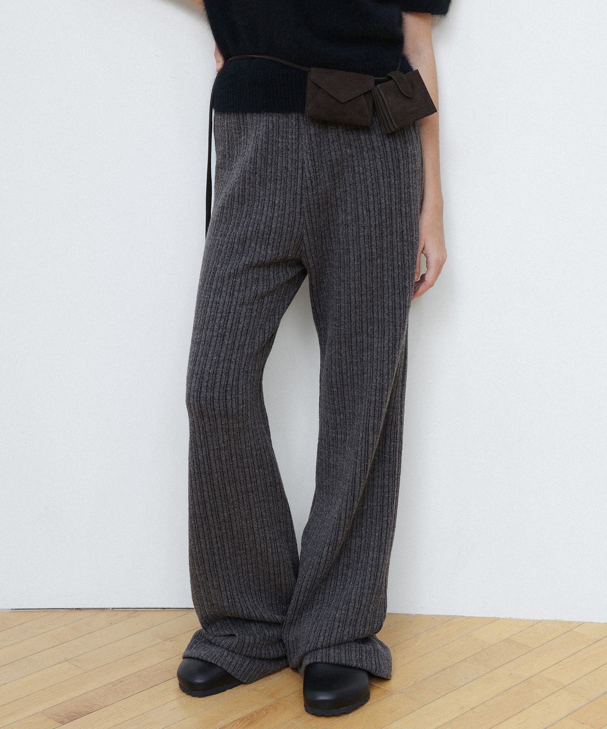 르바(LEVAR) Tender Layered Pants - Charcoal