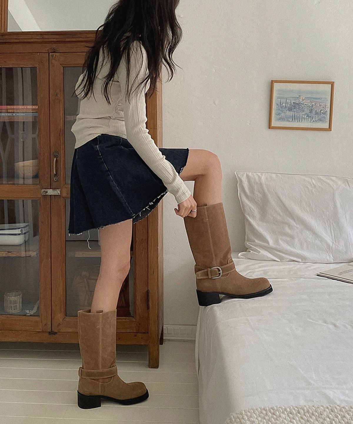 무드앤플(MOODNPLE) dalia 버클 스트랩 포인트 베이지 컬러 추가 미들부츠 5cm