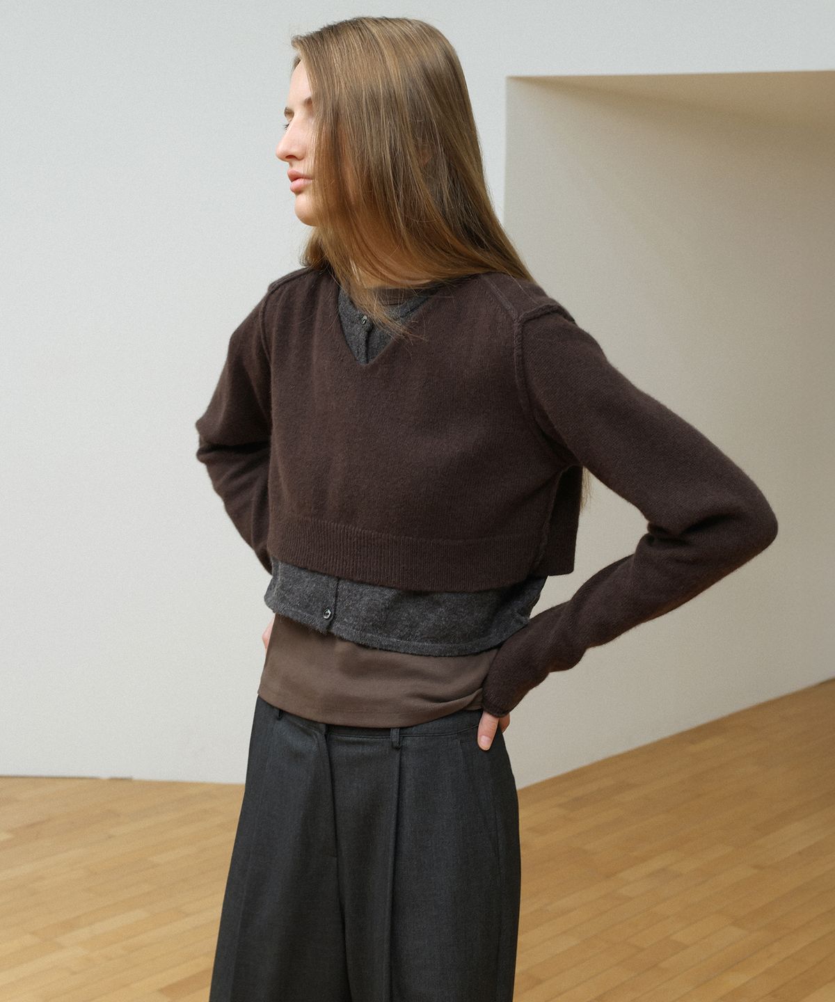 르바(LEVAR) Overlay Wool Knit - Chestnut Brown