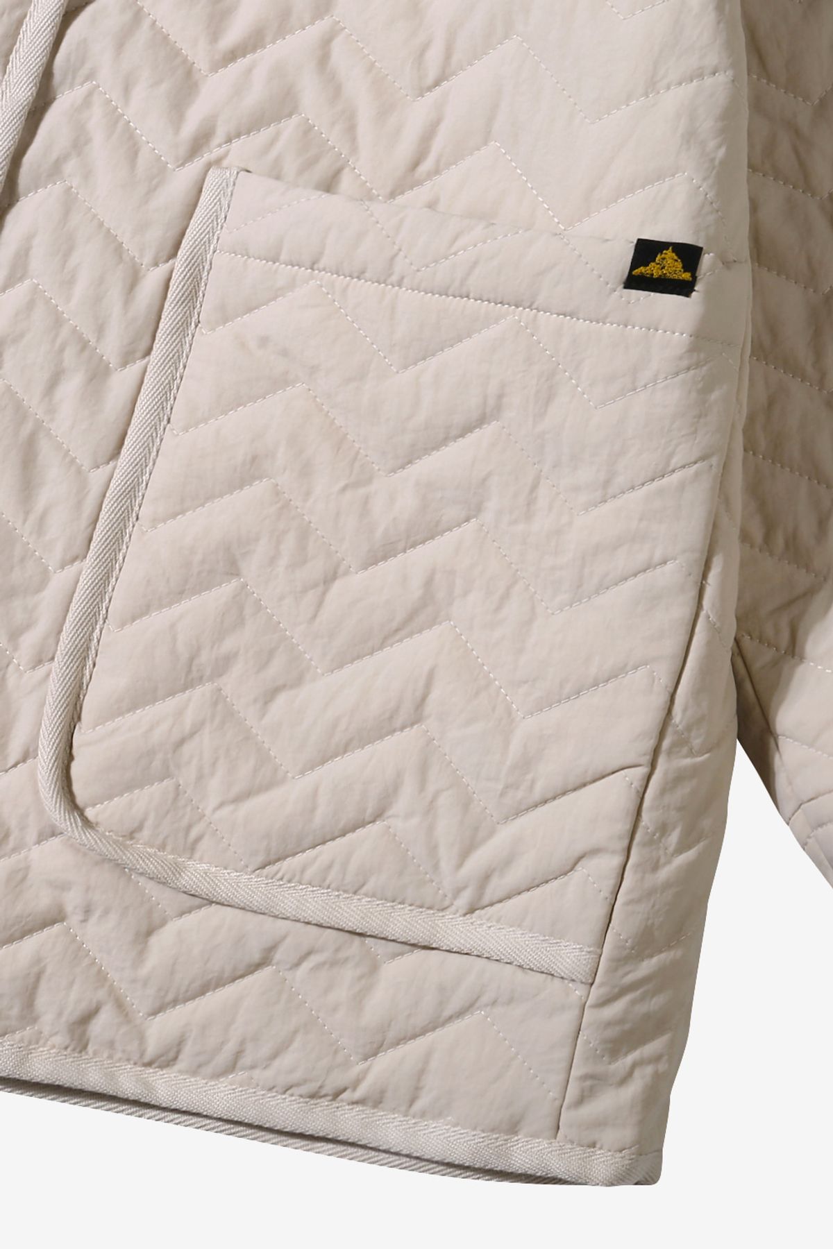 르몽생미셸(LE MONT ST MICHEL) Quilted jacket with corduroy collar_White