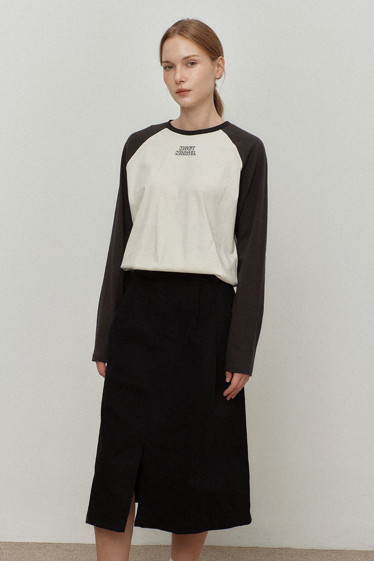르몽생미셸(LE MONT ST MICHEL) Logo point Raglan T-shirt_Cream
