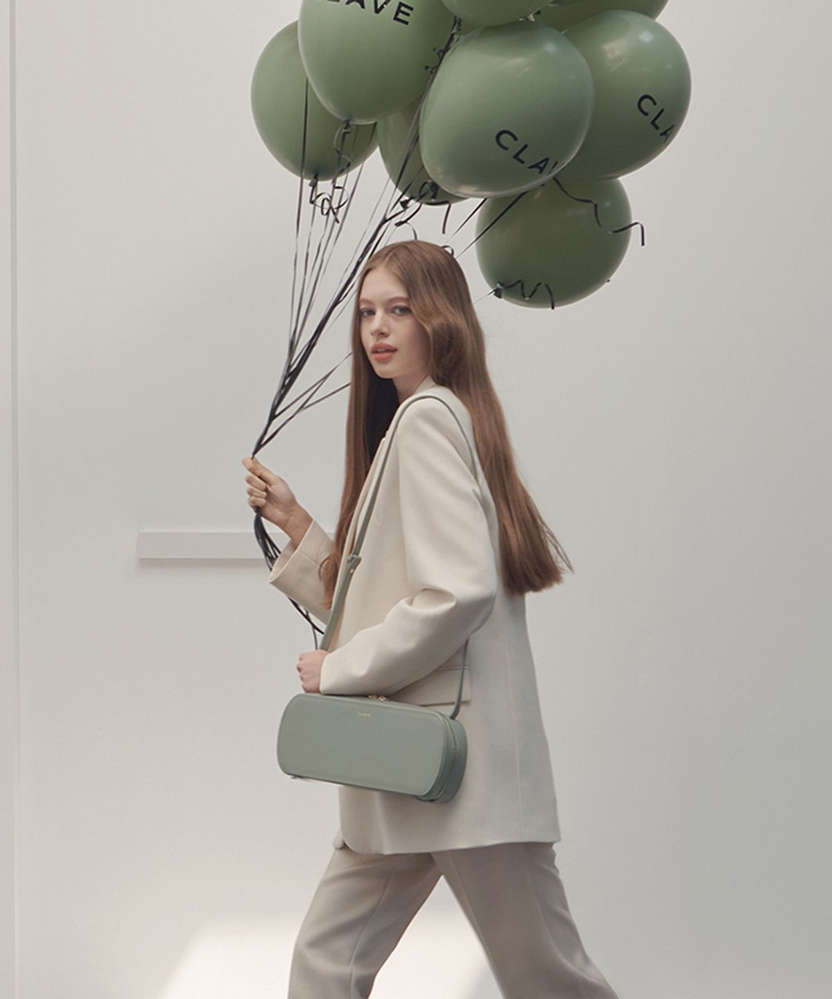 끌라베(CLAVE) 캘리 올리브 그린 숄더백 (KELLY Olive green Shoulder Bag)
