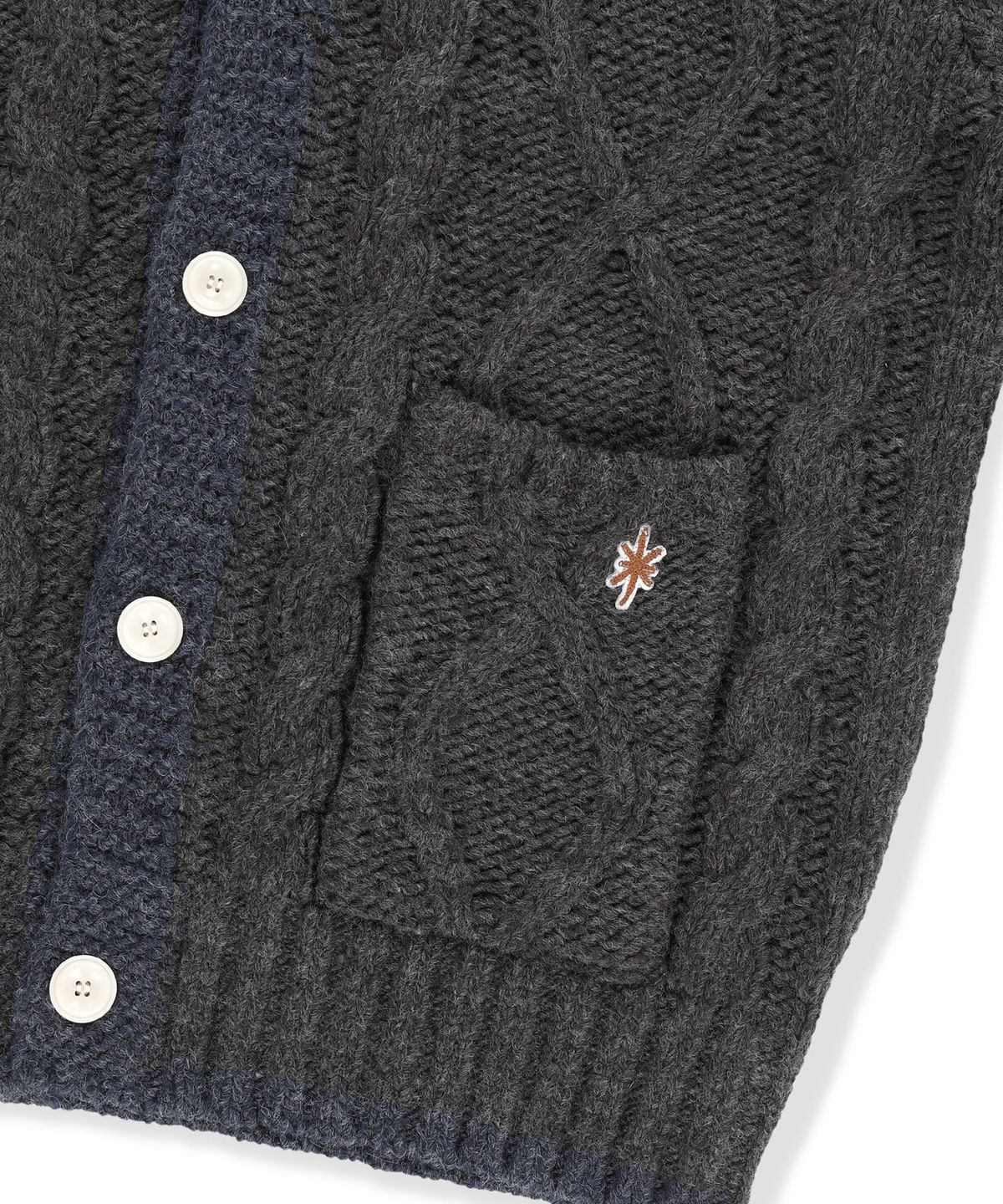 썬러브투어(SUNLOVETOUR) Cable Cowichan Cardigan Charcoal