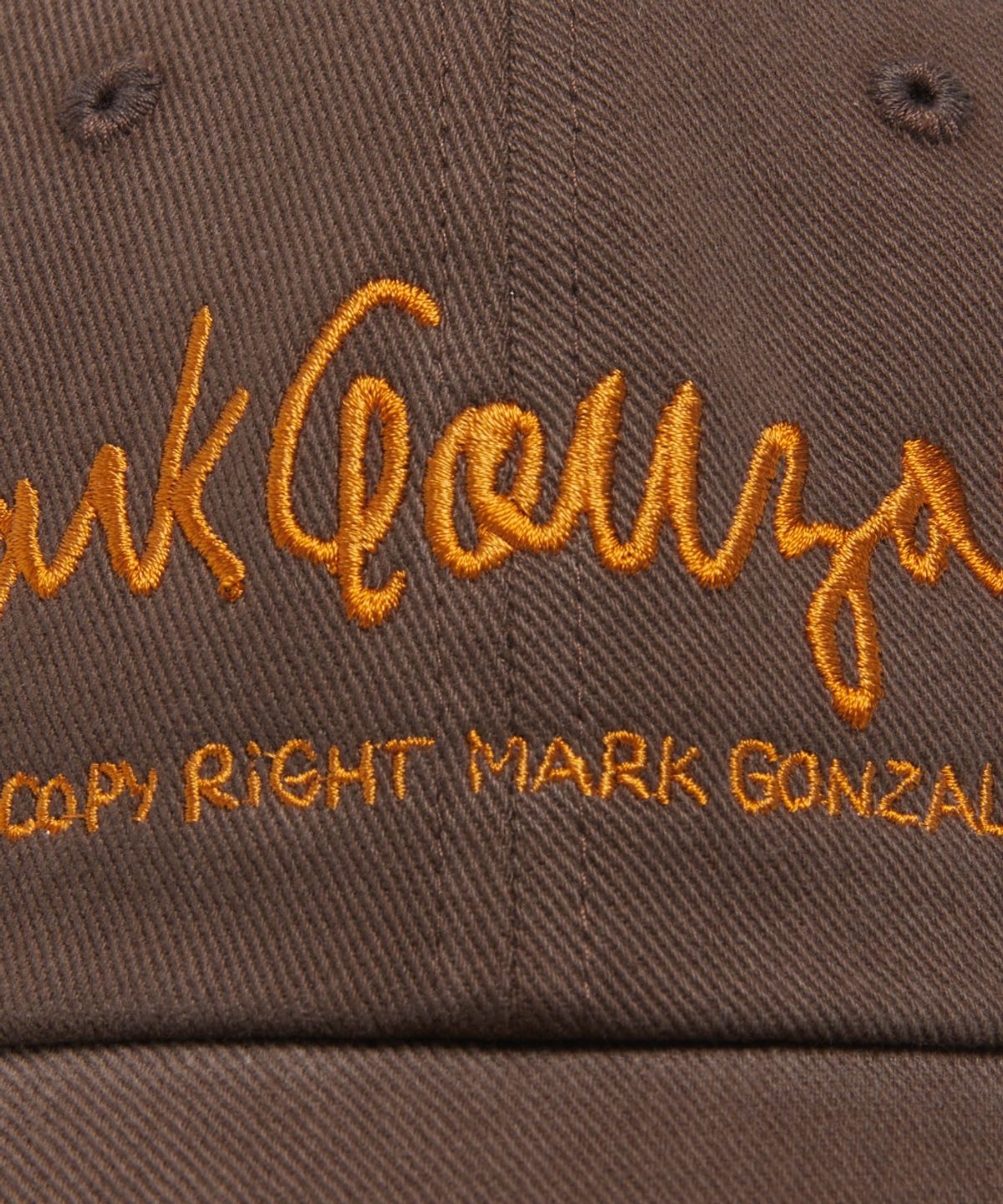 마크곤잘레스(MARK GONZALES) 사인로고 레터링 볼캡 - BROWN
