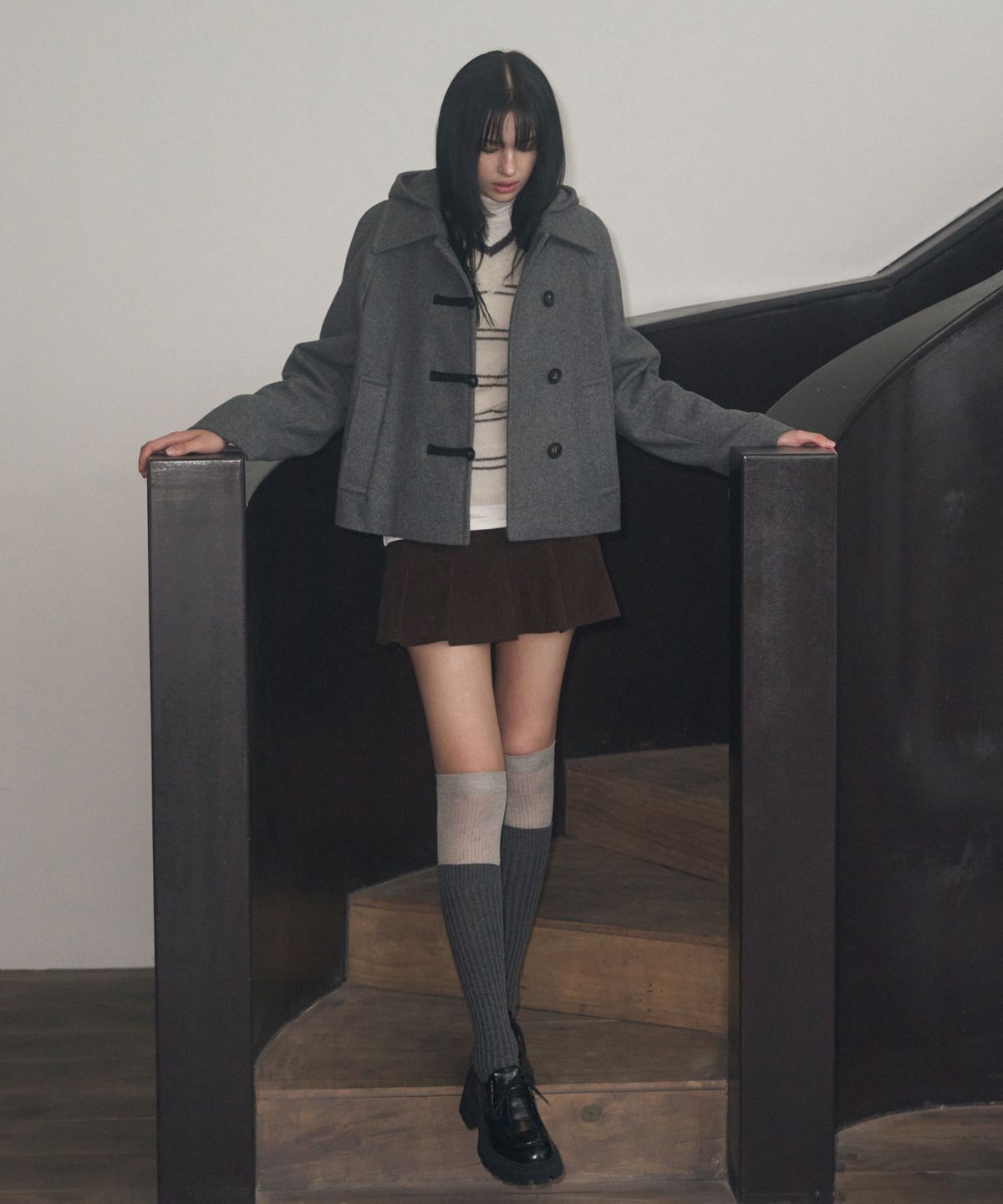 레더리(LEATHERY) 캐시미어 멜톤 더플 후디 숏 코트 [GREY]