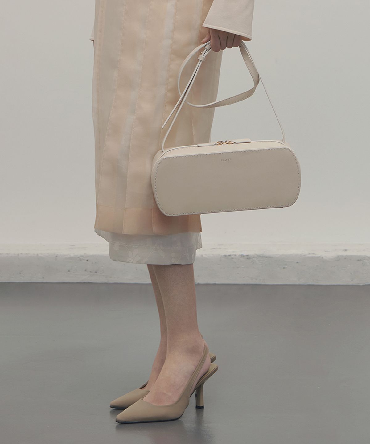 끌라베(CLAVE) 캘리 크림 화이트 숄더백 (KELLY Cream white Shoulder Bag)