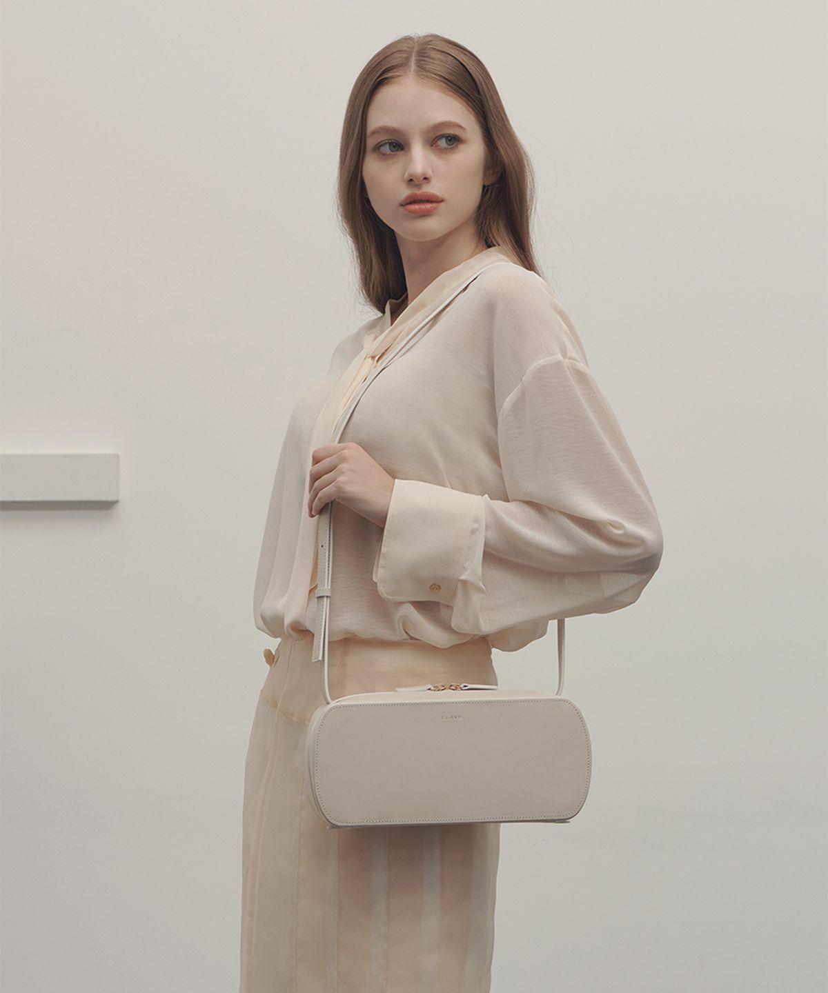 끌라베(CLAVE) 캘리 크림 화이트 숄더백 (KELLY Cream white Shoulder Bag)