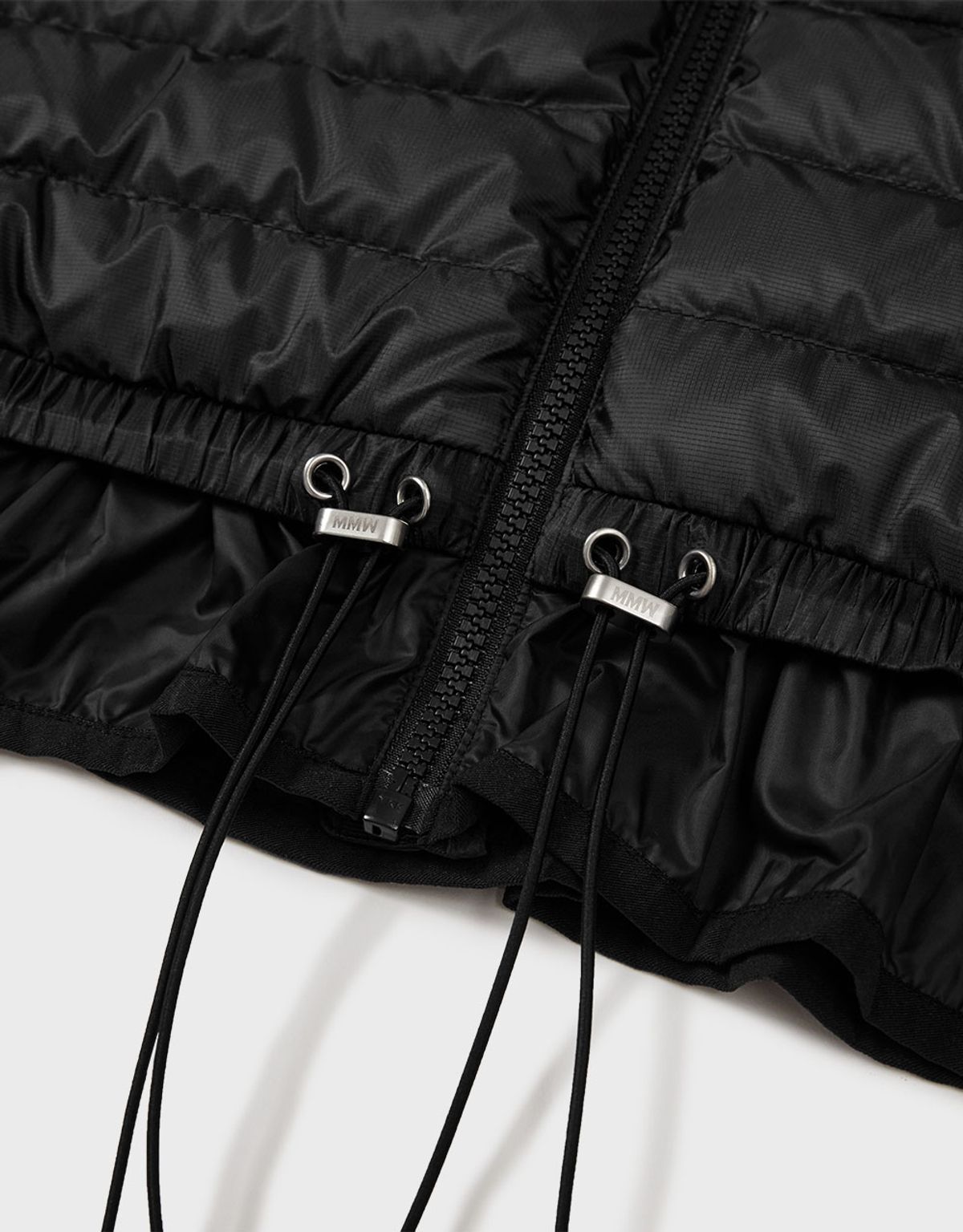 엠엠더블유(MMW) [MMW] FRILL LIGHTWEIGHT PADDED DOWN (BLACK)