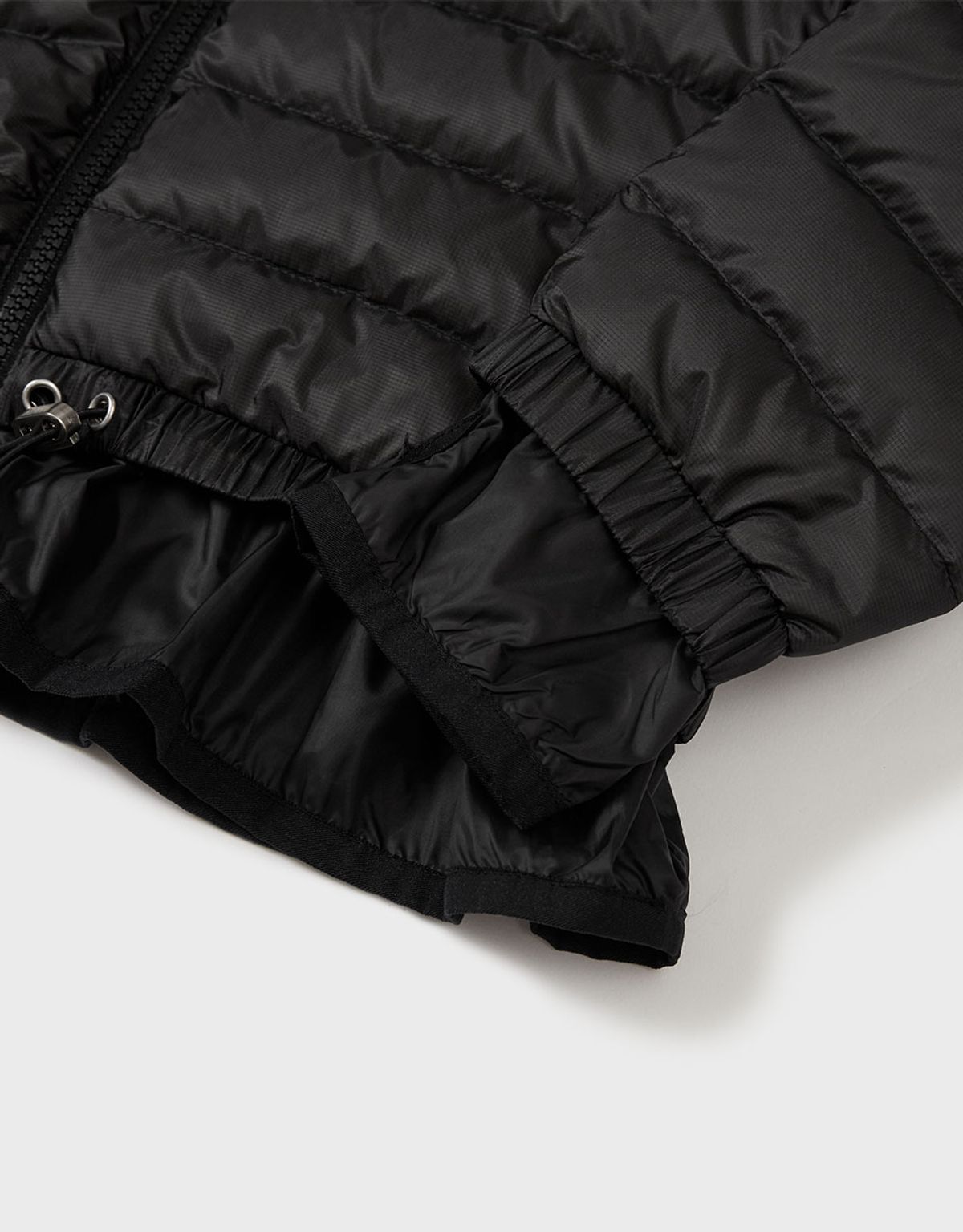 엠엠더블유(MMW) [MMW] FRILL LIGHTWEIGHT PADDED DOWN (BLACK)