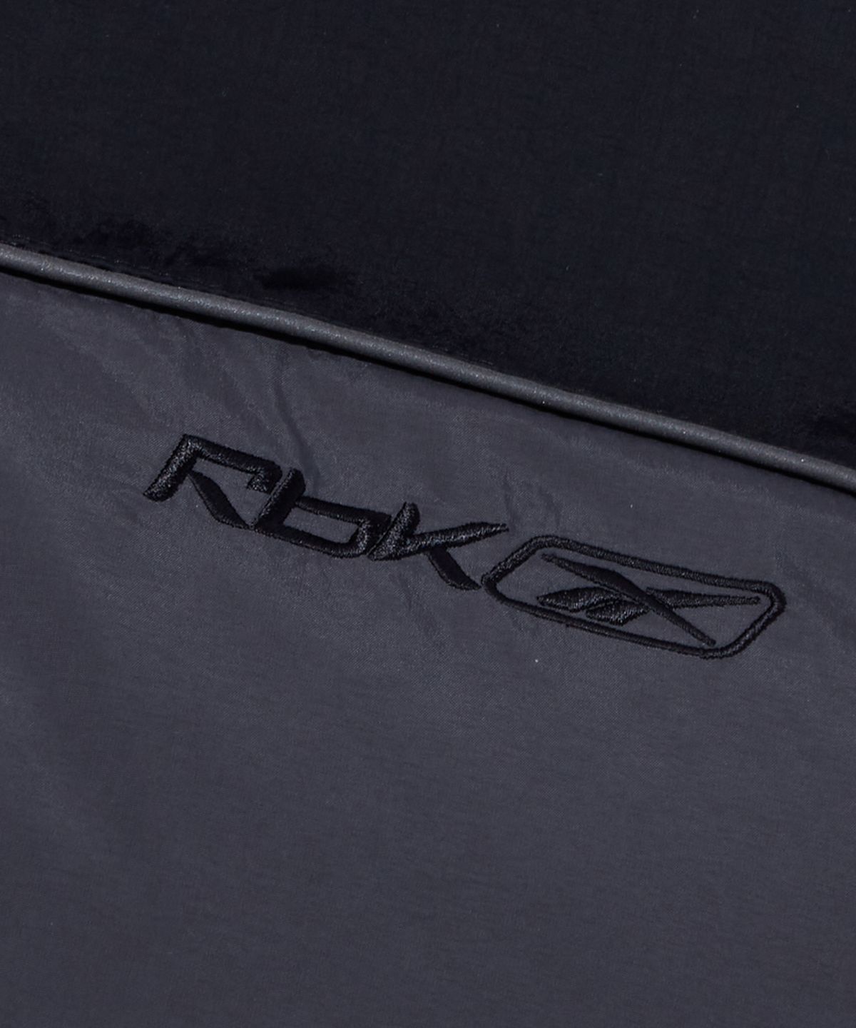 리복(REEBOK) 프리미어 볼패딩 베스트 - 다크 그레이
