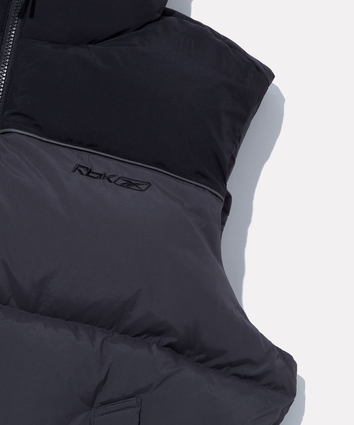 리복(REEBOK) 프리미어 볼패딩 베스트 - 다크 그레이