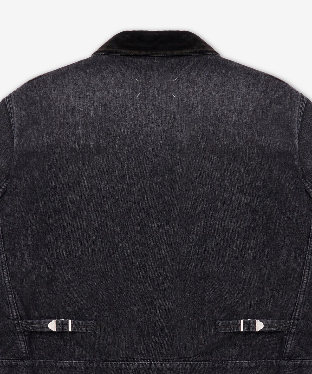 메종 마르지엘라(MAISON MARGIELA) 디스트레스드 카라 데님 재킷 - 워시드 블랙 / S67AM0107M30036962
