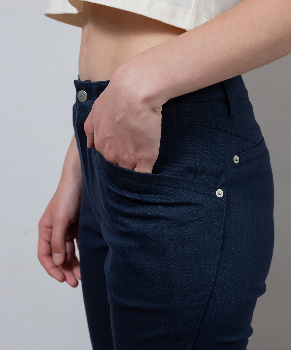 파버(FABEUR) CURVED LINE BOOTCUT PANTS (NAVY)