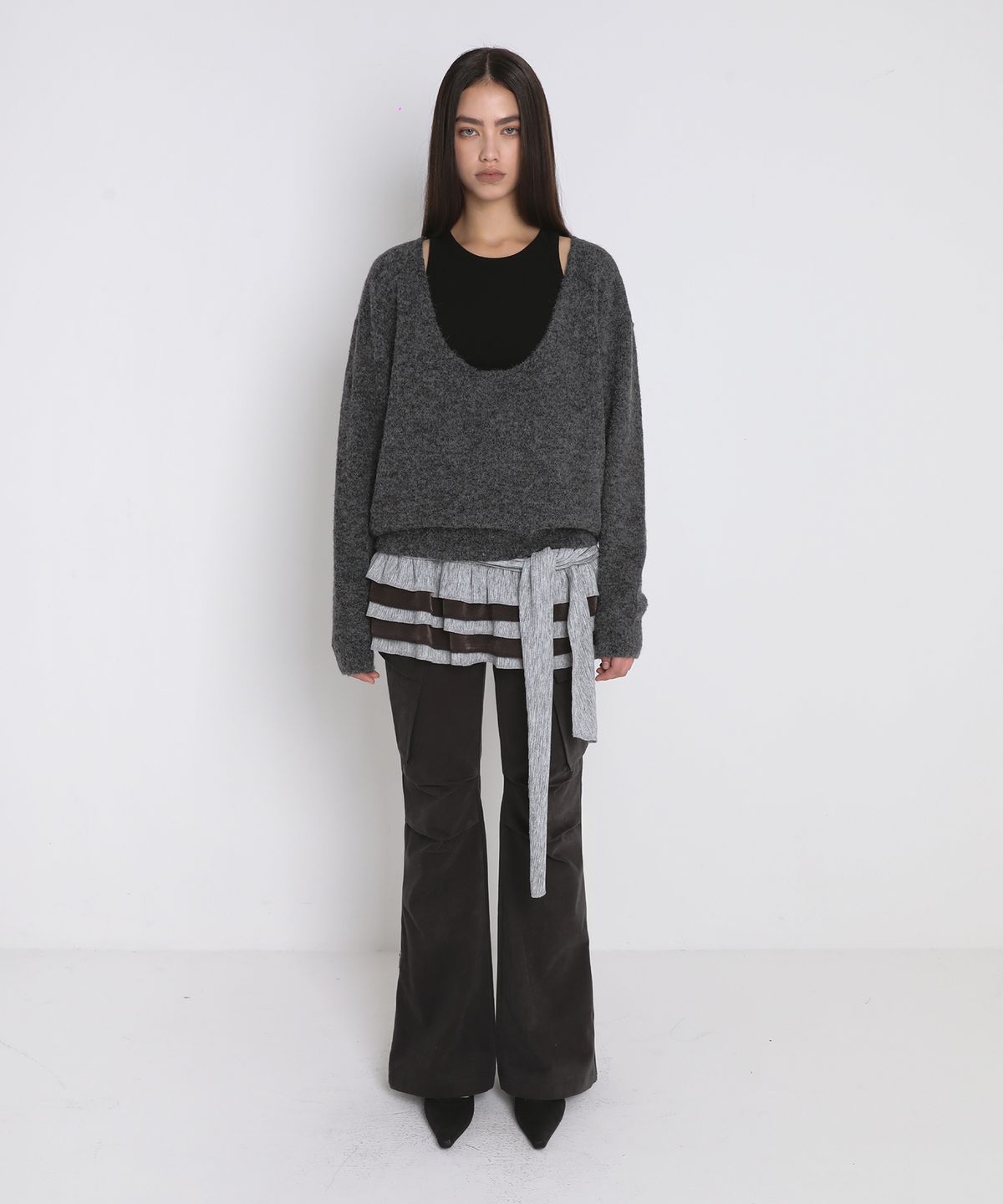 샌드릭(SANDRIC) BACK OPEN OVERFIT WOOL KNIT_CHARCOAL