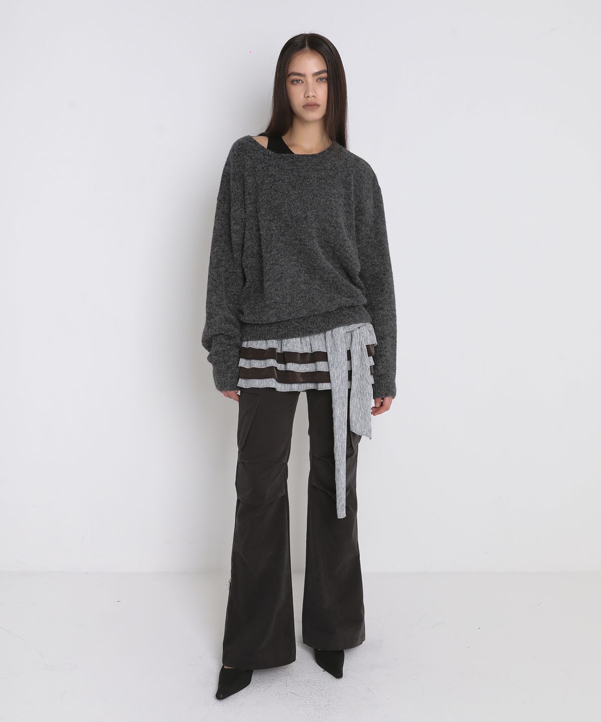샌드릭(SANDRIC) BACK OPEN OVERFIT WOOL KNIT_CHARCOAL