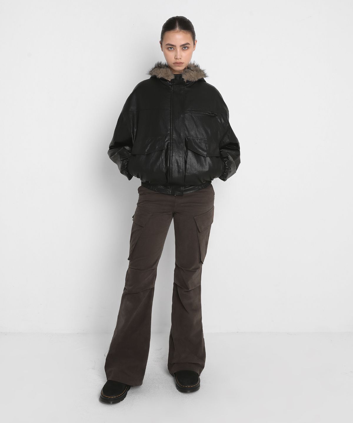 샌드릭(SANDRIC) REVERSIBLE FUR LEATHER JUMPER_BEIGE / BLACK