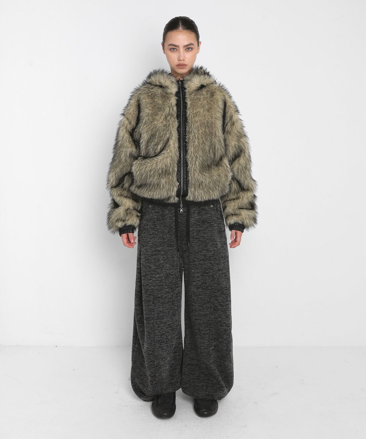 샌드릭(SANDRIC) REVERSIBLE FUR LEATHER JUMPER_BLACK / LIGHT YELLOW