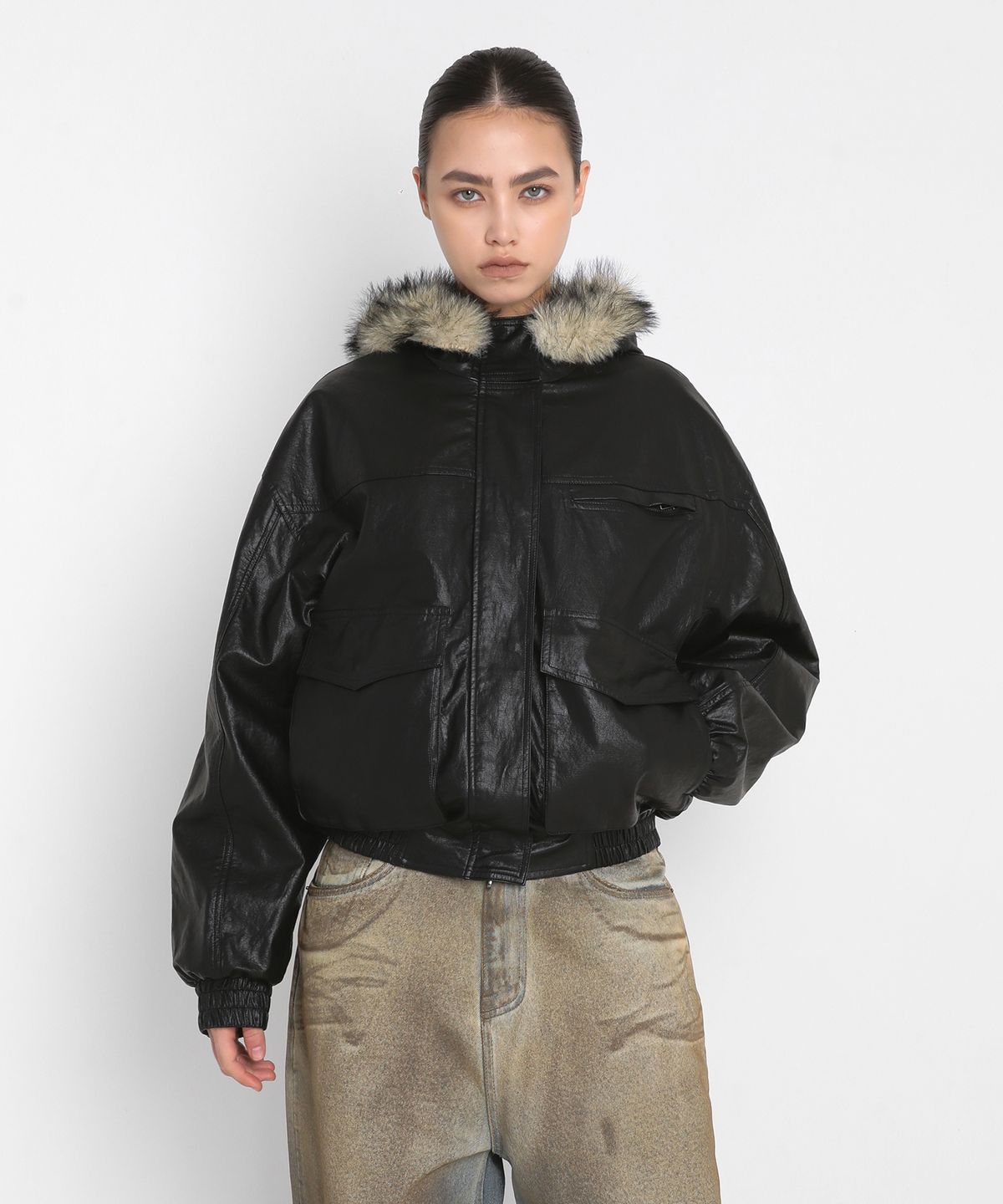 샌드릭(SANDRIC) REVERSIBLE FUR LEATHER JUMPER_BLACK / LIGHT YELLOW