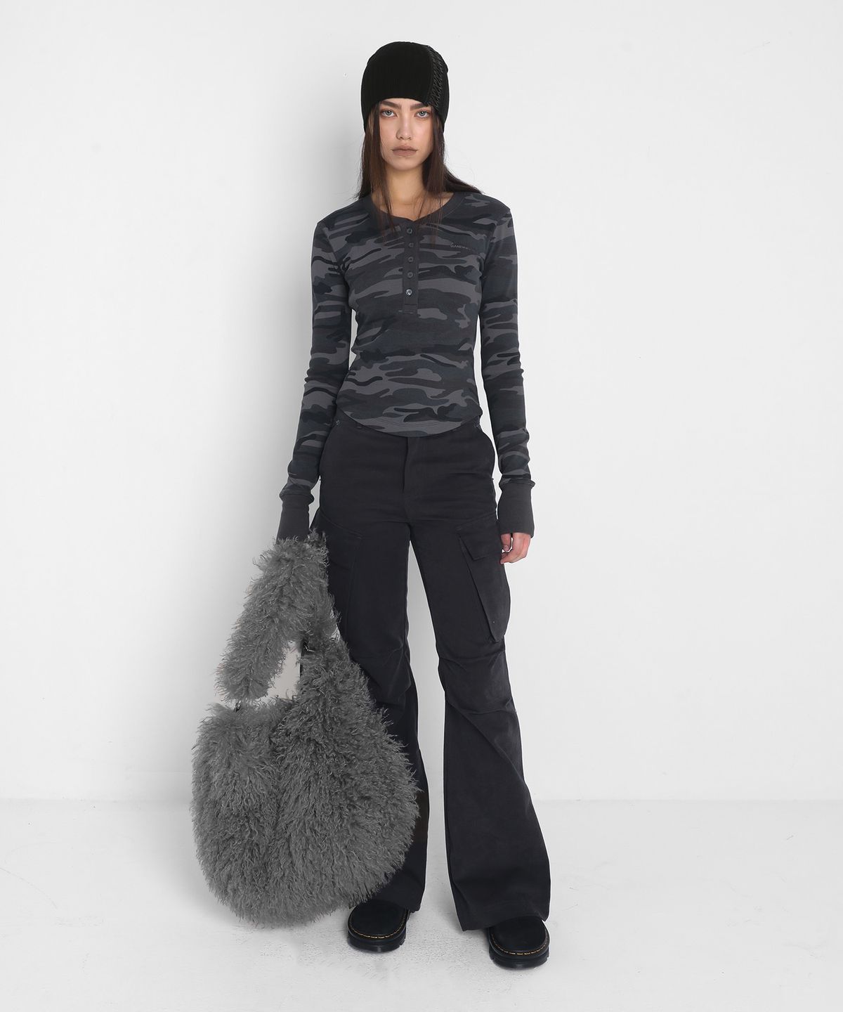 샌드릭(SANDRIC) TWO WAY FUR BAG_KHAKI