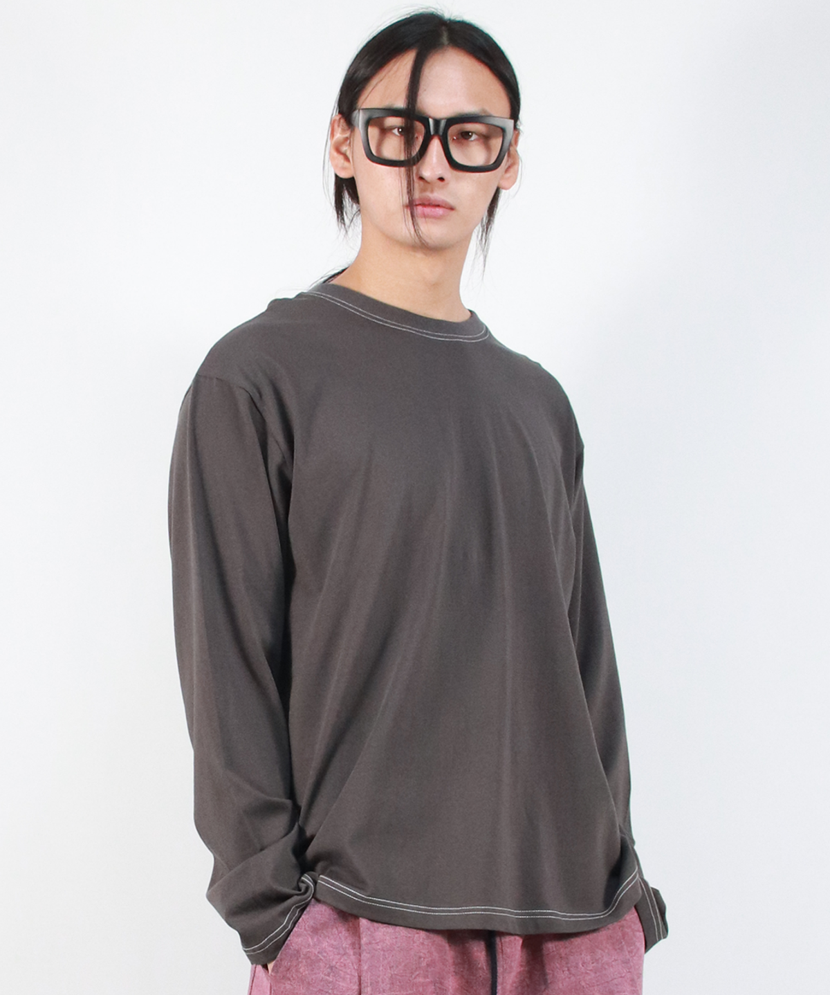 드마크(DEMARC) M OUTSTITCH LOOSE FIT LONG SLEEVE TEE - Charcoal