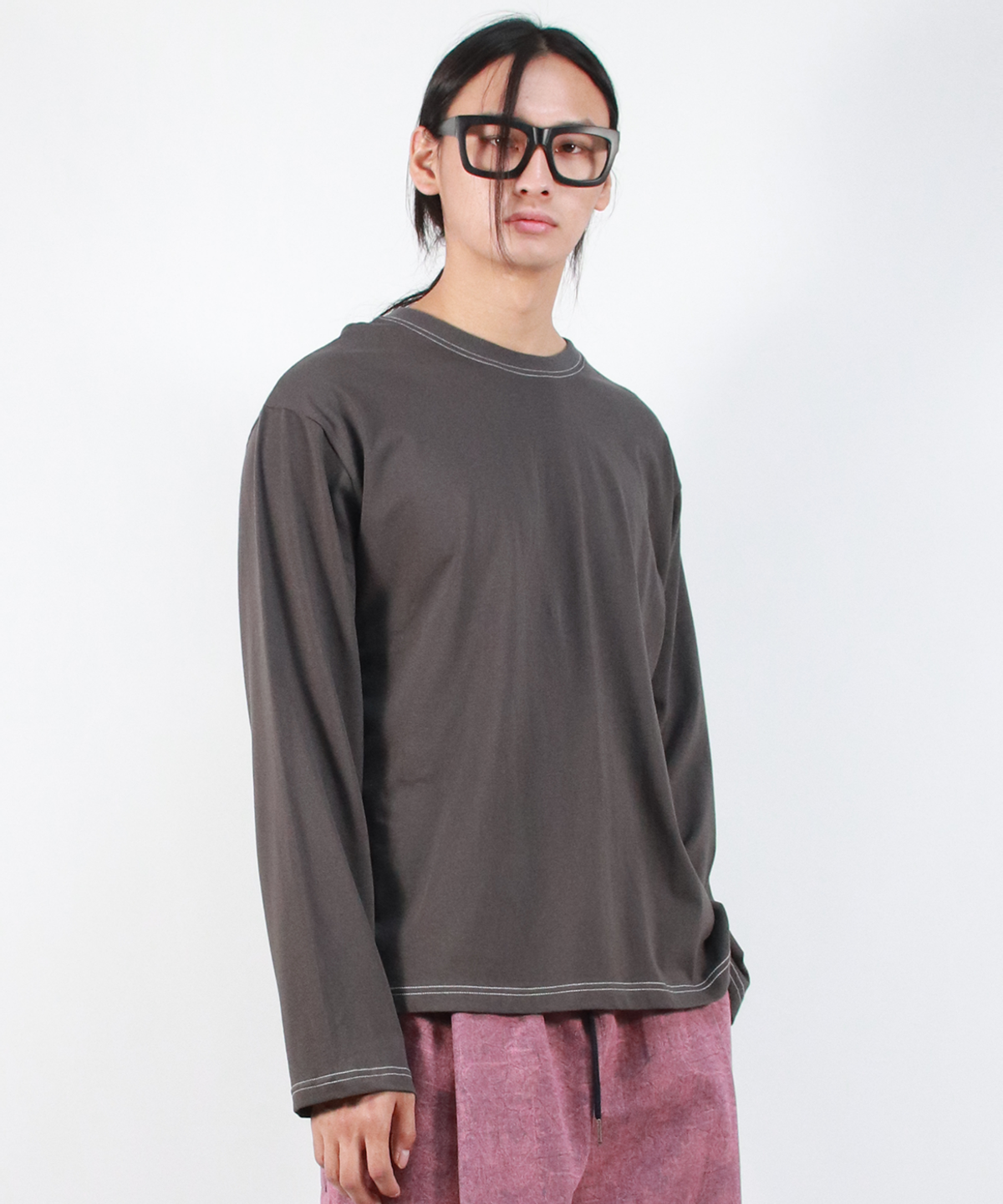 드마크(DEMARC) M OUTSTITCH LOOSE FIT LONG SLEEVE TEE - Charcoal